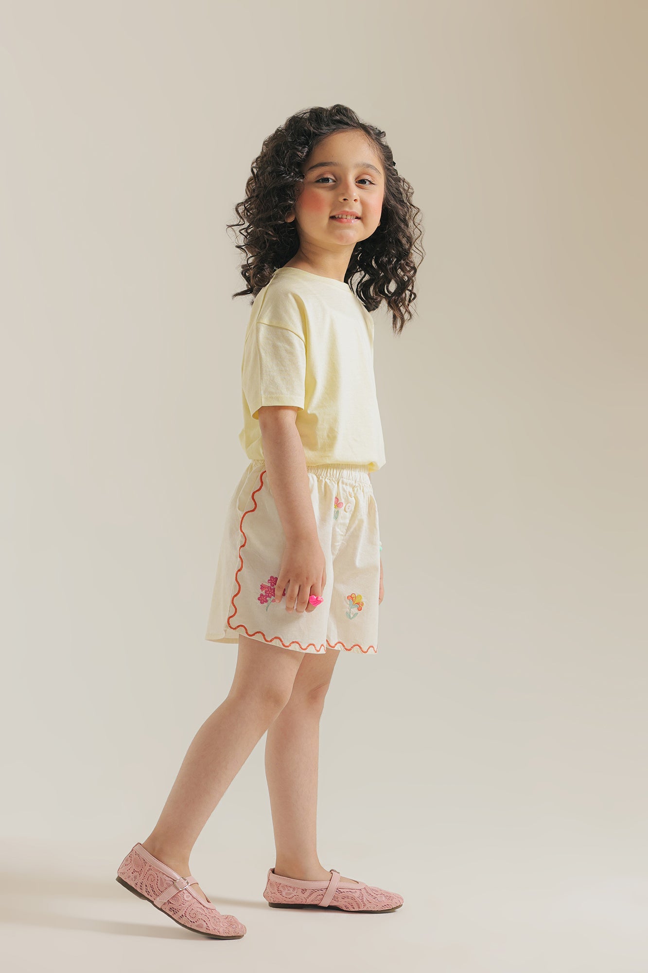 SHORT (E2113/301/003)