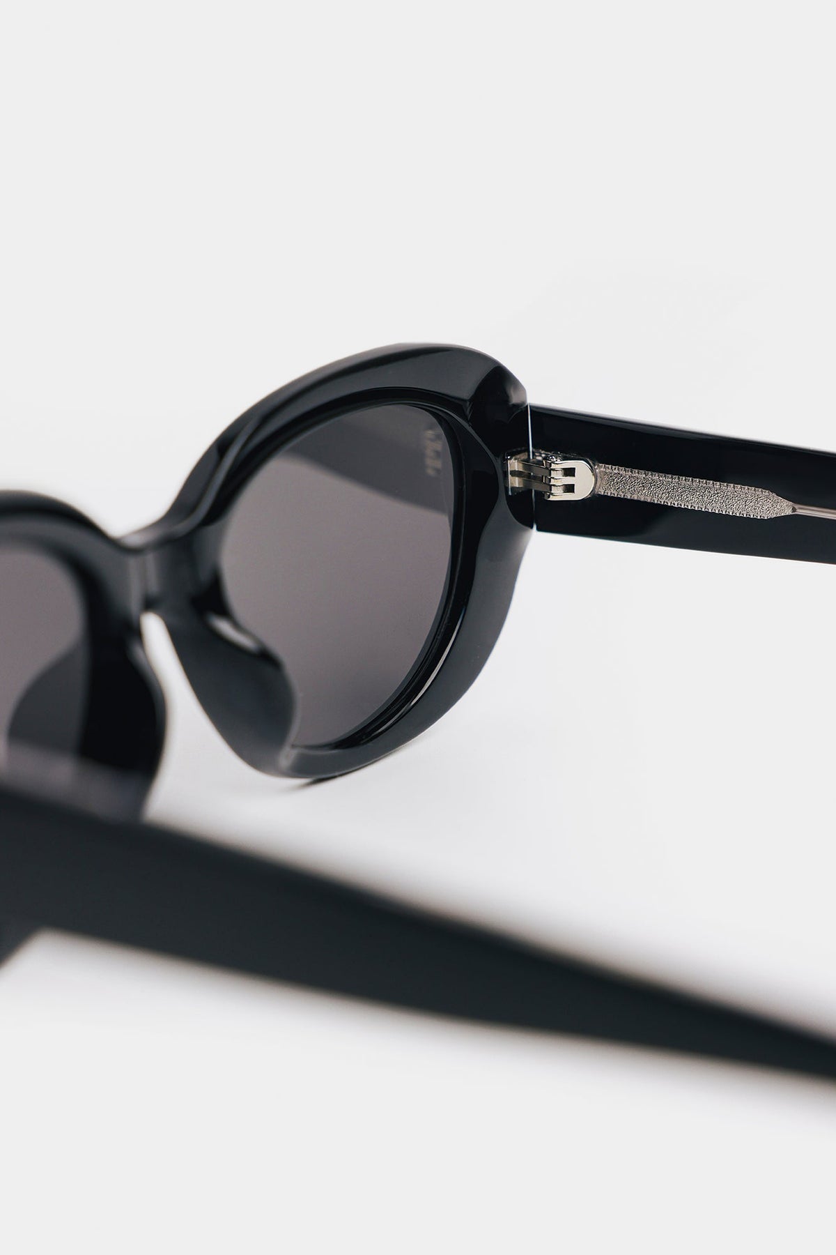 SUNGLASSES (E2892/111/901)