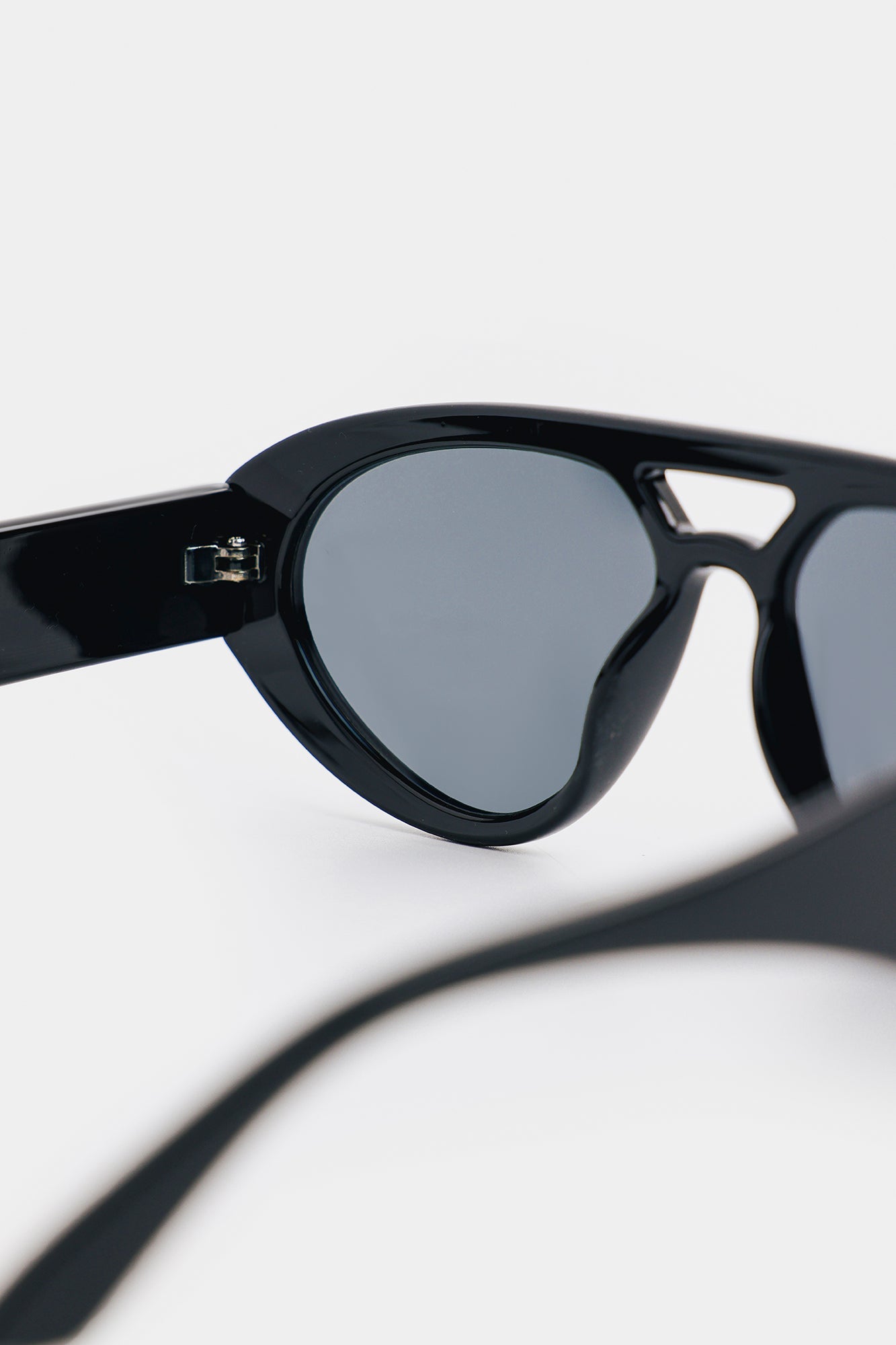 SUNGLASSES (E2898/111/901)