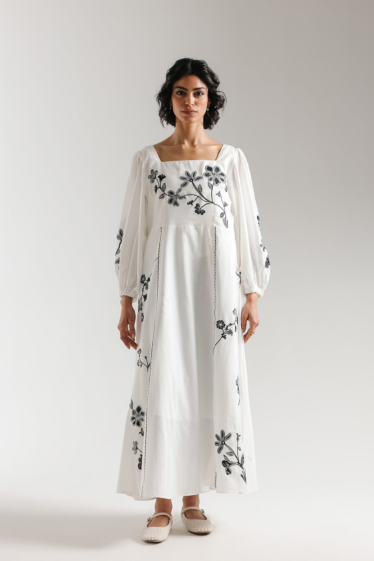 DRESS (E3071/108/001)