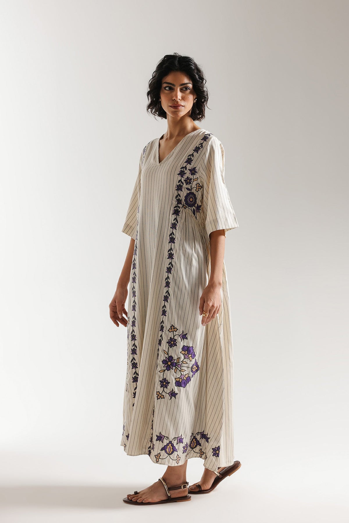 DRESS (E3084/108/002)