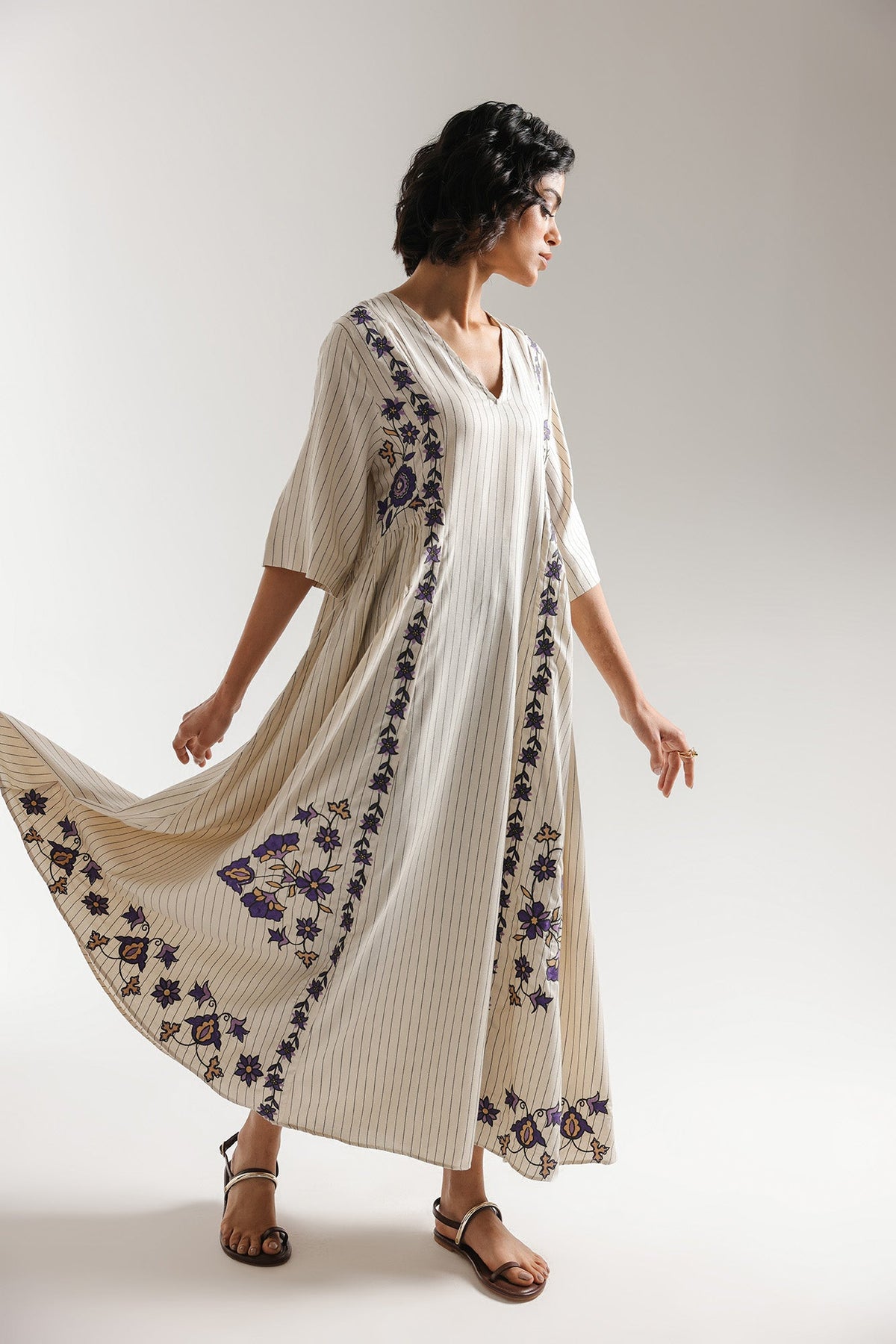DRESS (E3084/108/002)