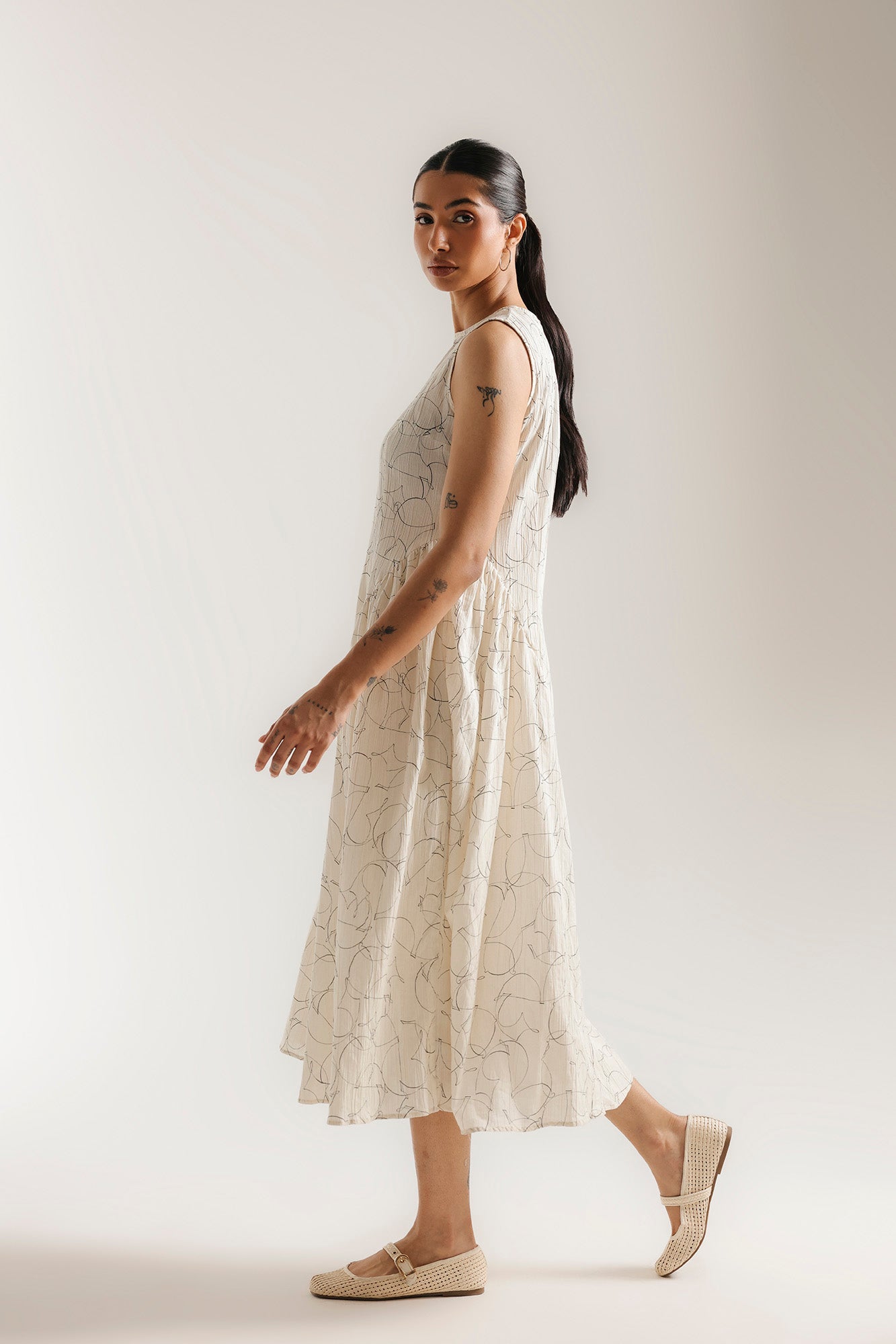 DRESS (E3306/108/002)