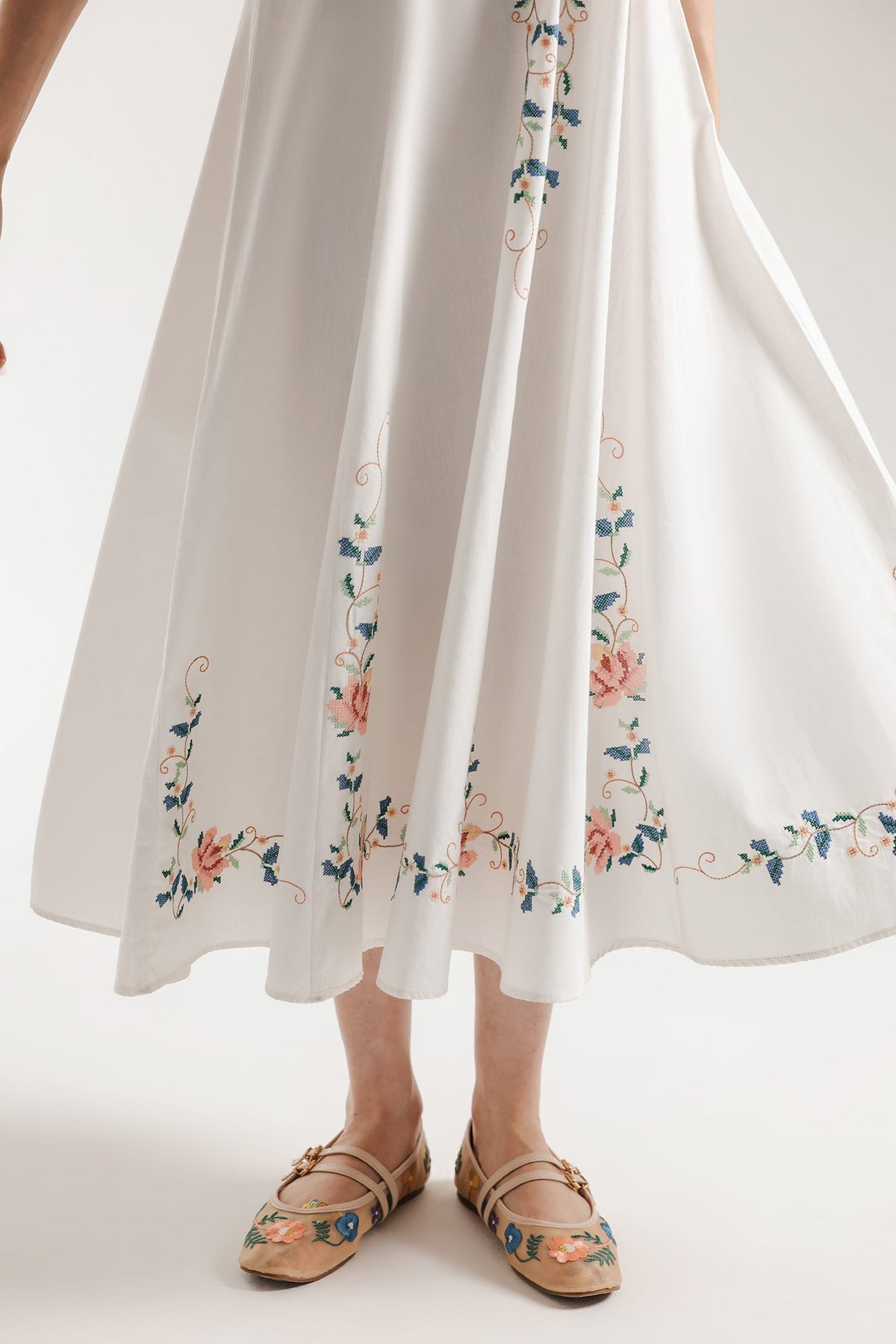 DRESS (E3321/108/001)