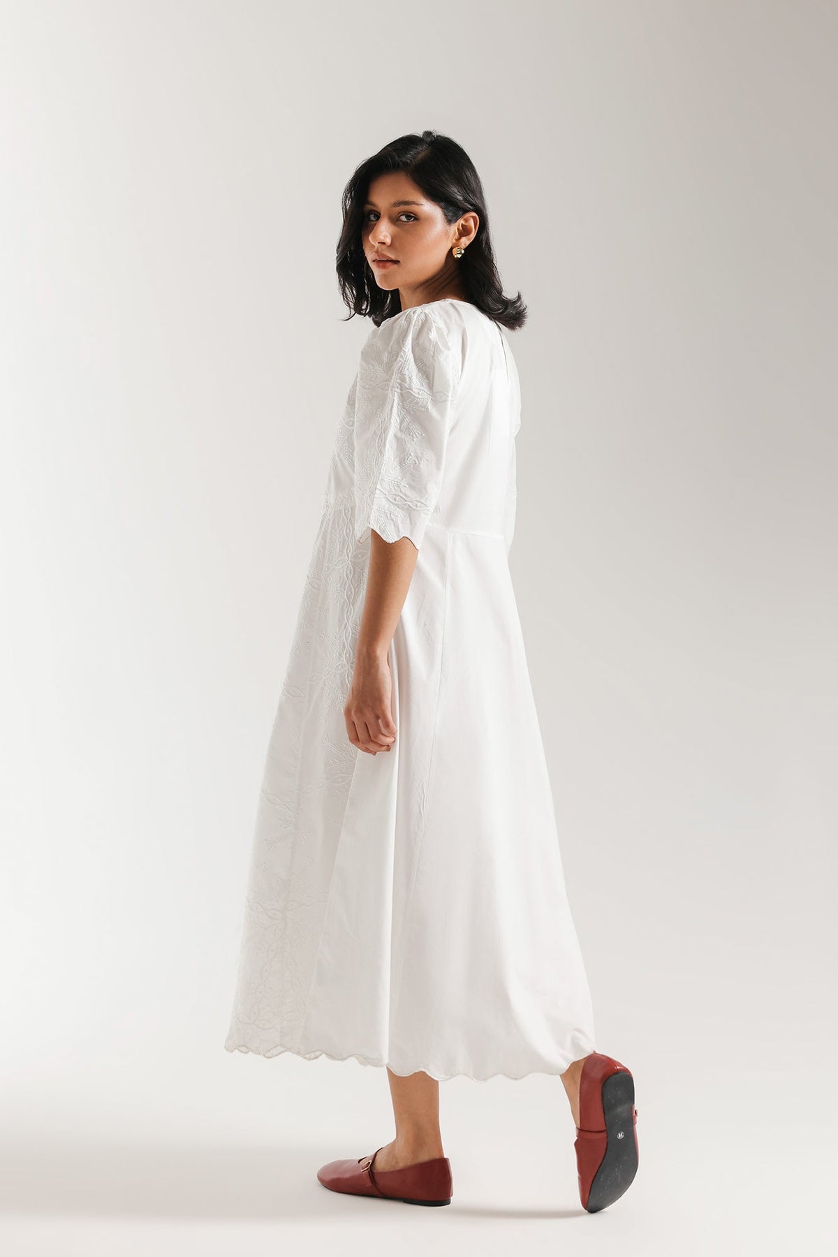 DRESS (E3348/108/001)