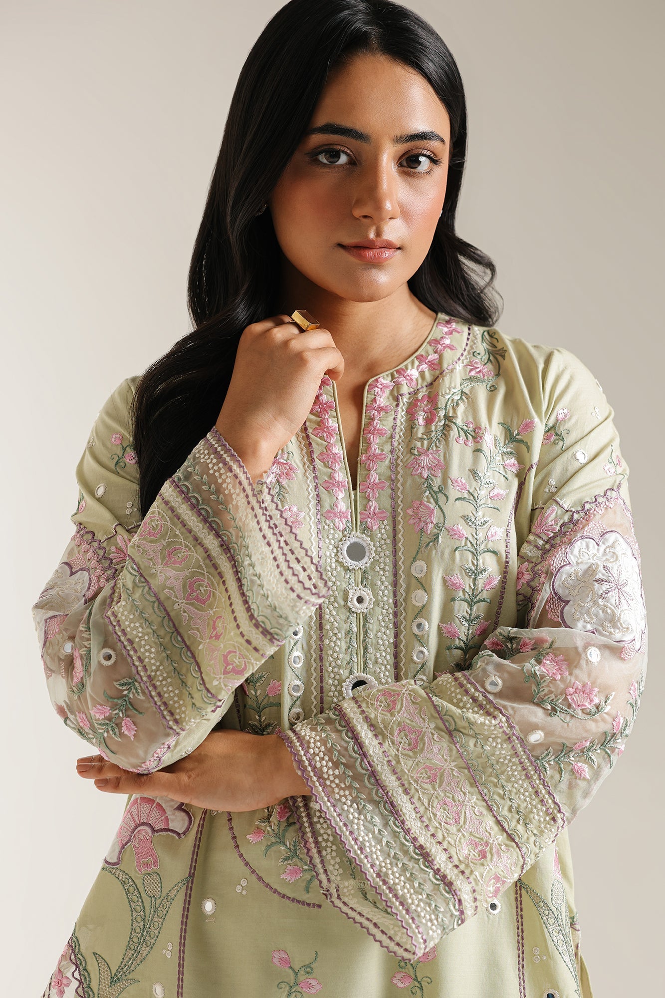 EMBROIDERED SUIT (E3465/103/130)