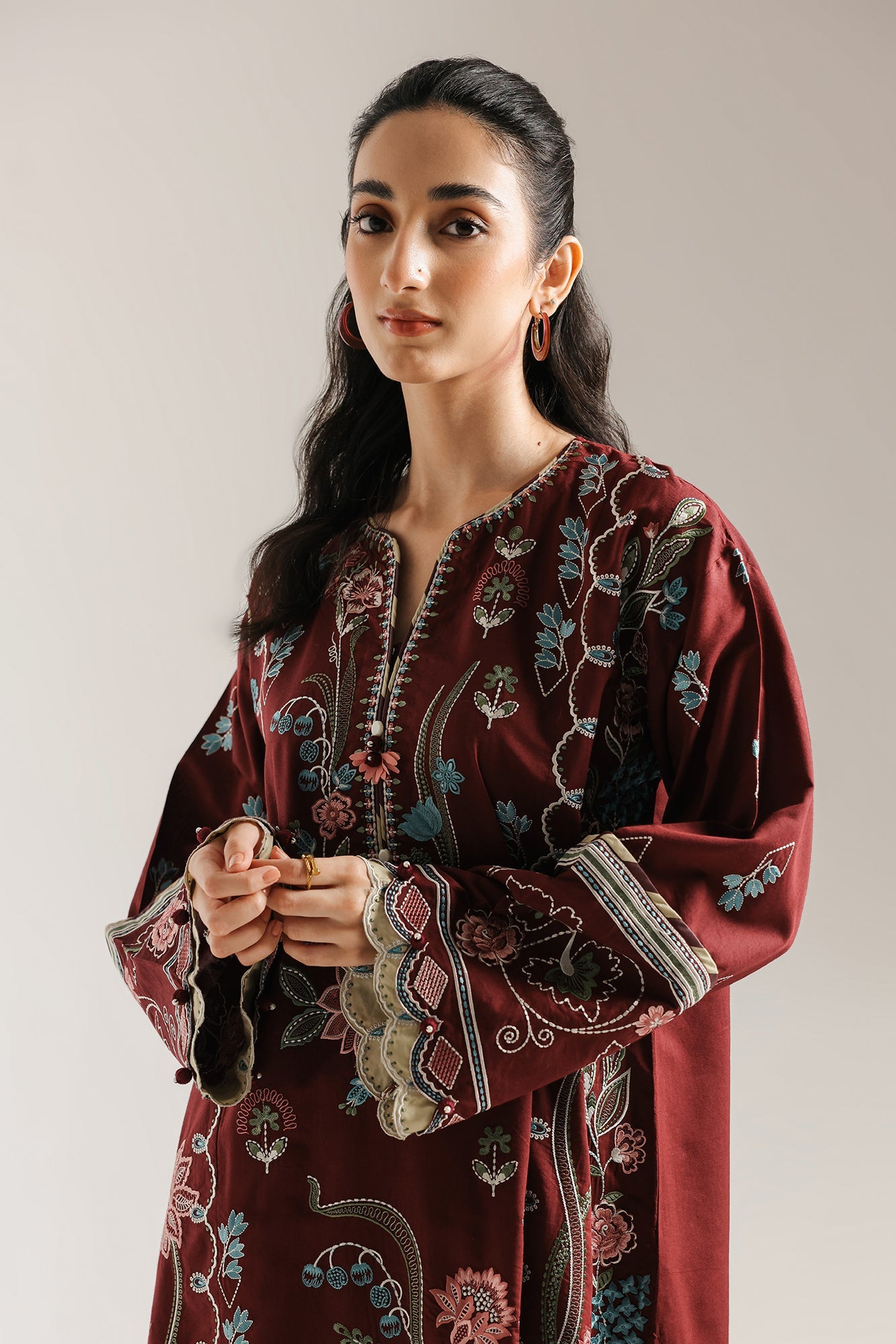 EMBROIDERED SUIT (E3498/103/304)