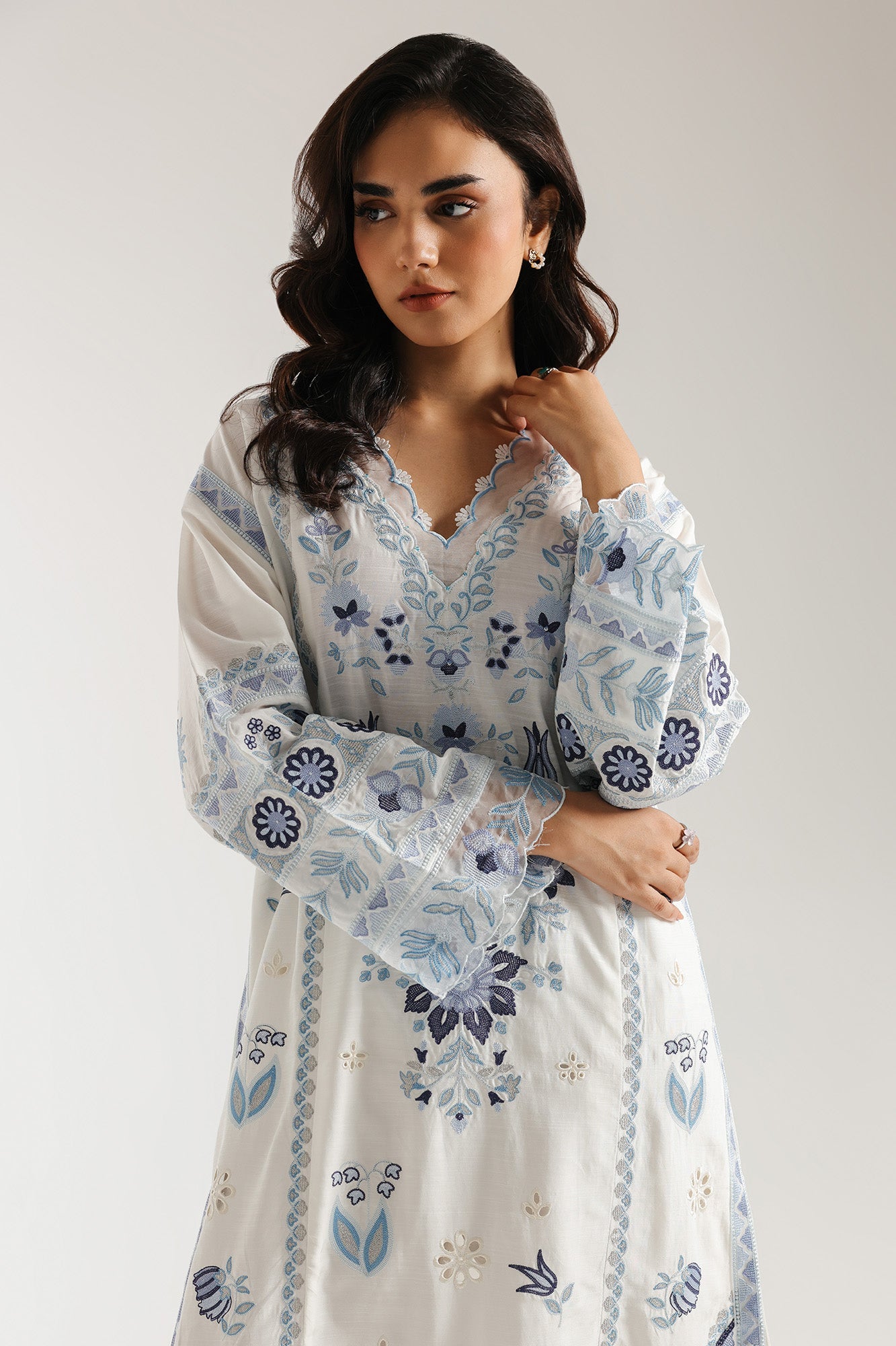 EMBROIDERED SUIT (E3514/103/003)