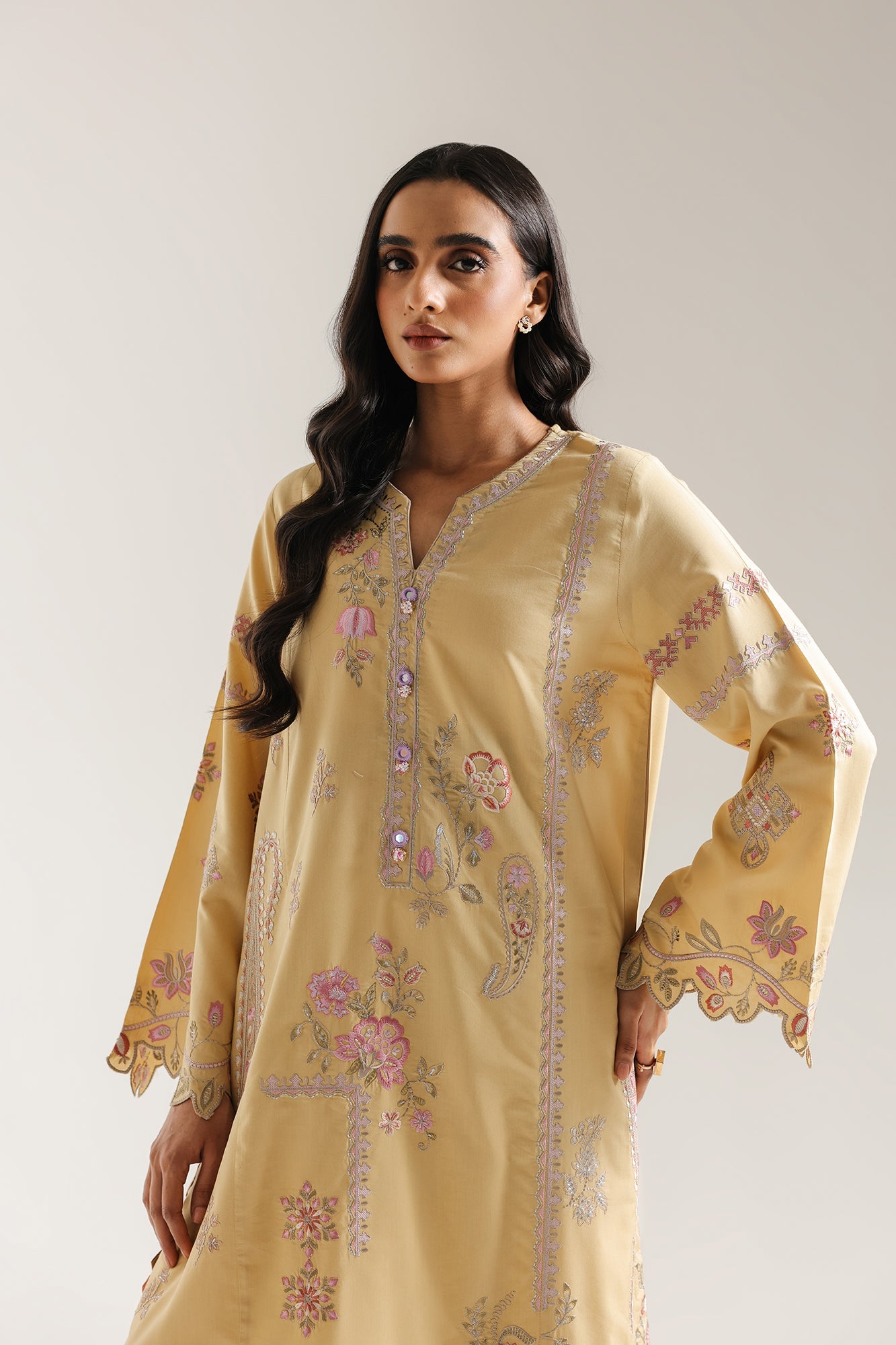 EMBROIDERED SUIT (E3613/103/107)