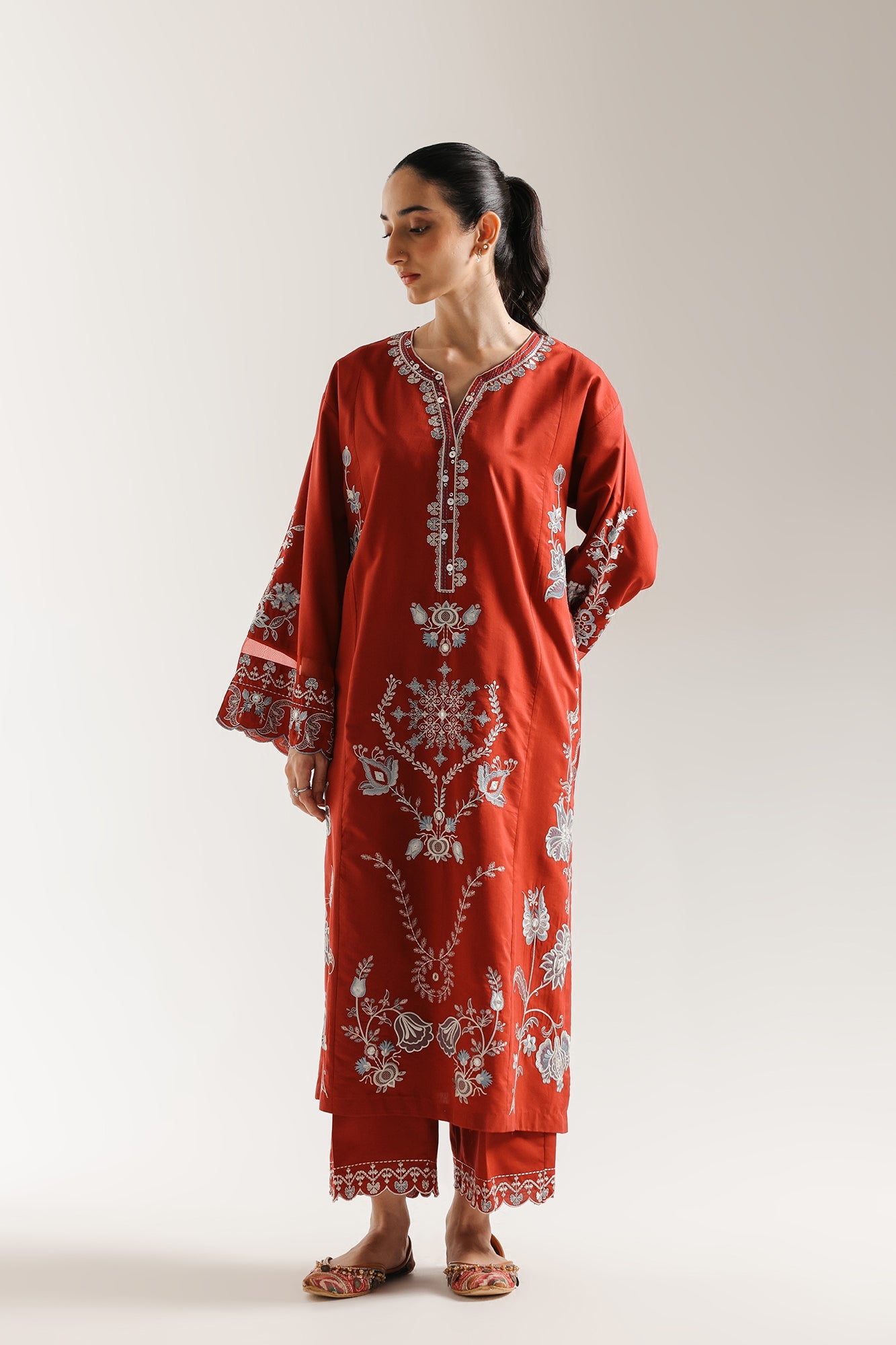 EMBROIDERED SUIT (E3619/103/415)