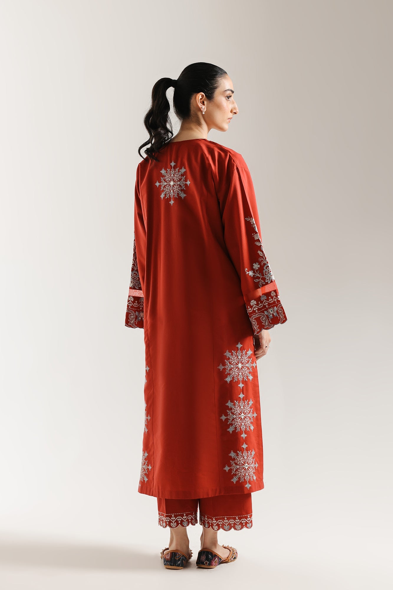 EMBROIDERED SUIT (E3619/103/415)