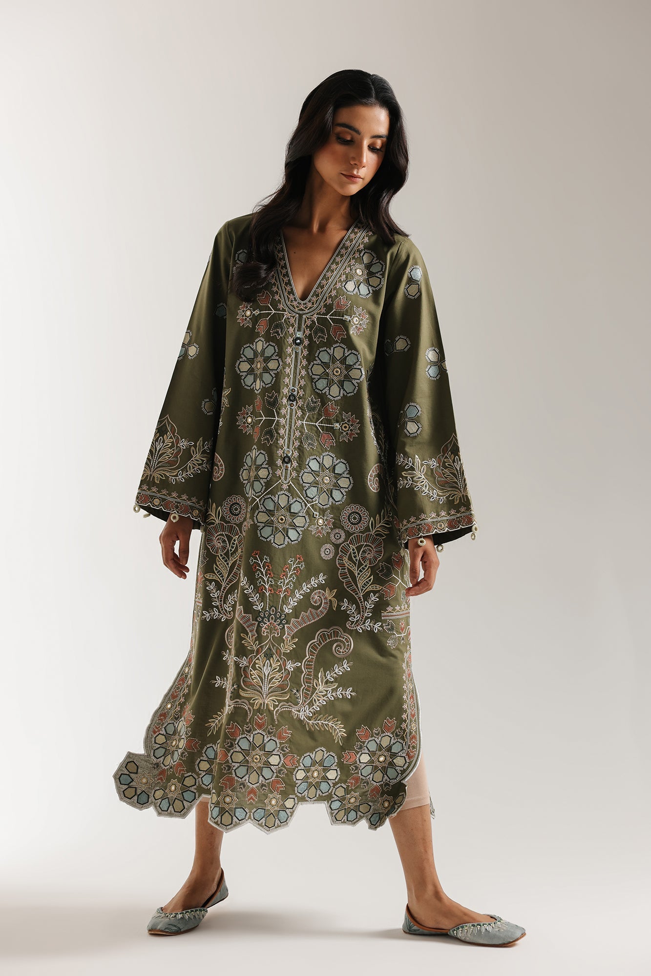 EMBROIDERED SHIRT (E3630/103/725)