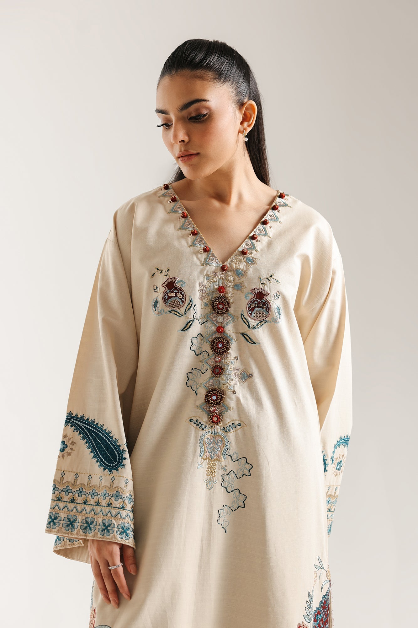 EMBROIDERED SUIT (E3670/103/004)