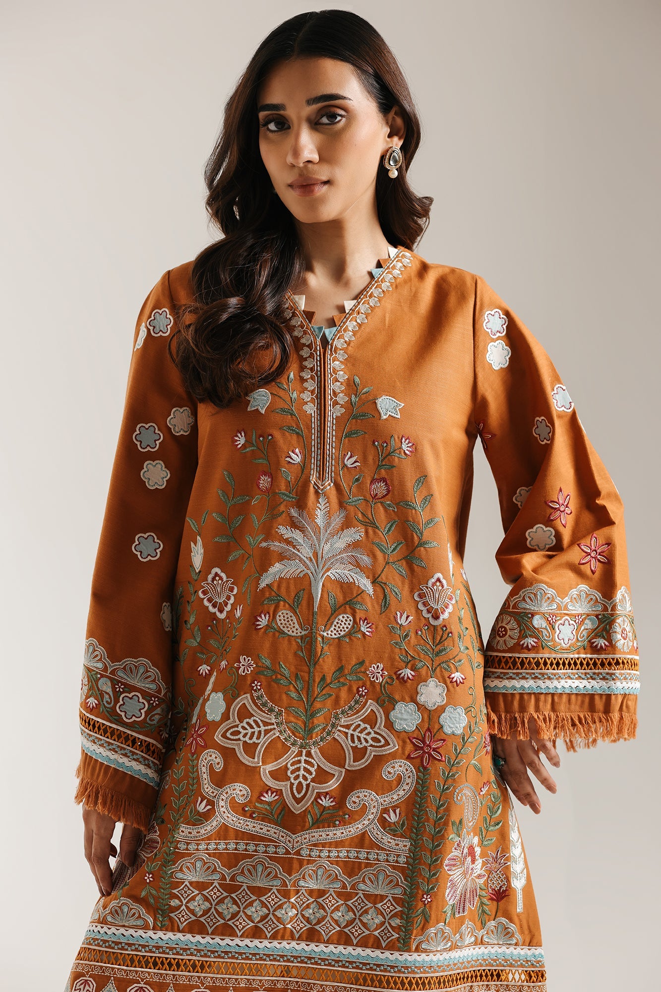 EMBROIDERED SUIT (E3680/103/220)