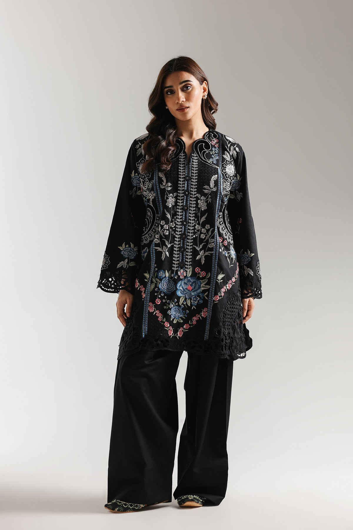 EMBROIDERED SUIT (E3719/103/901)