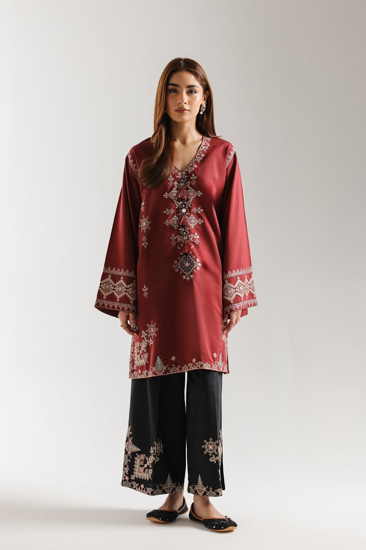 EMBROIDERED SUIT (E3789/103/307)