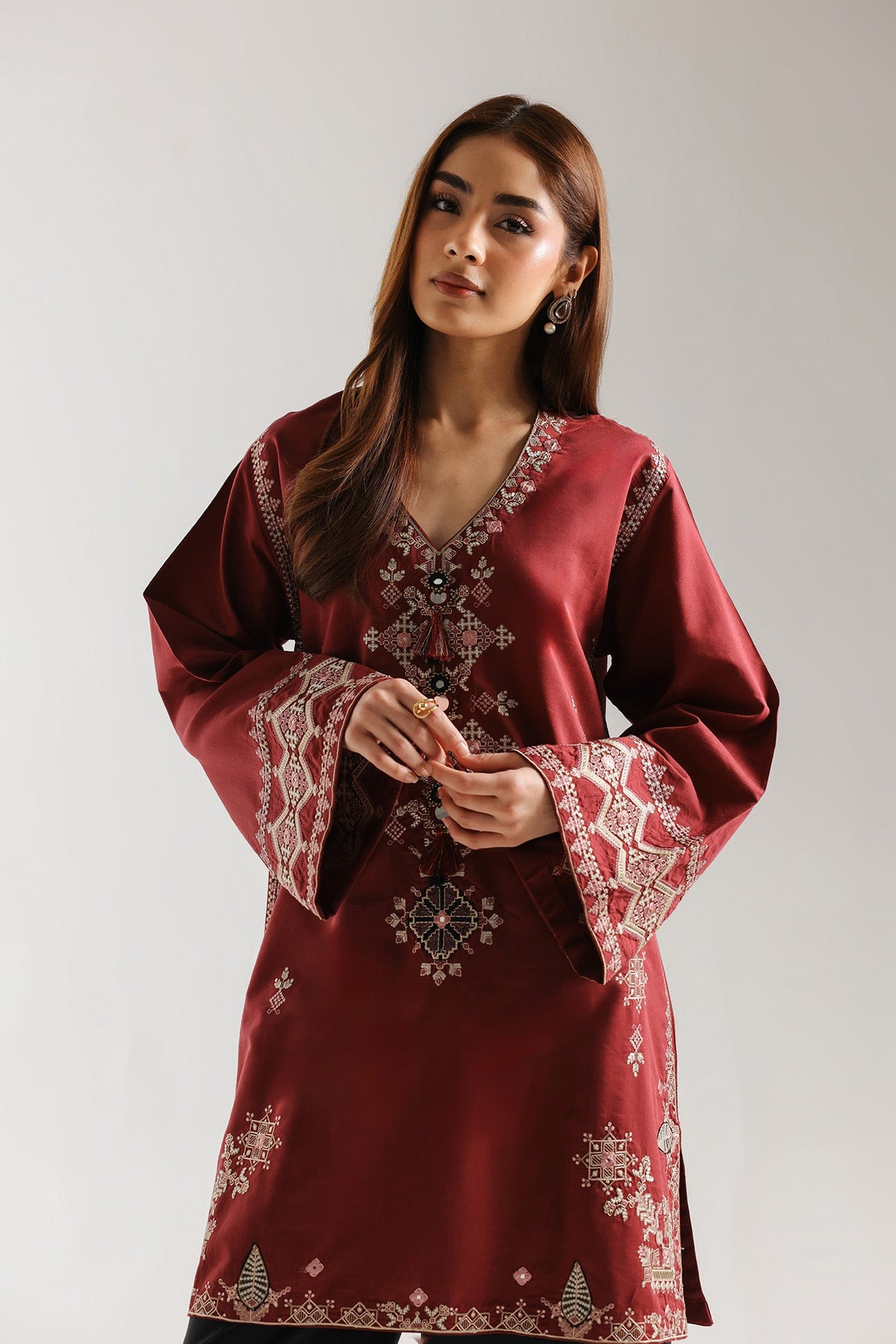 EMBROIDERED SUIT (E3789/103/307)