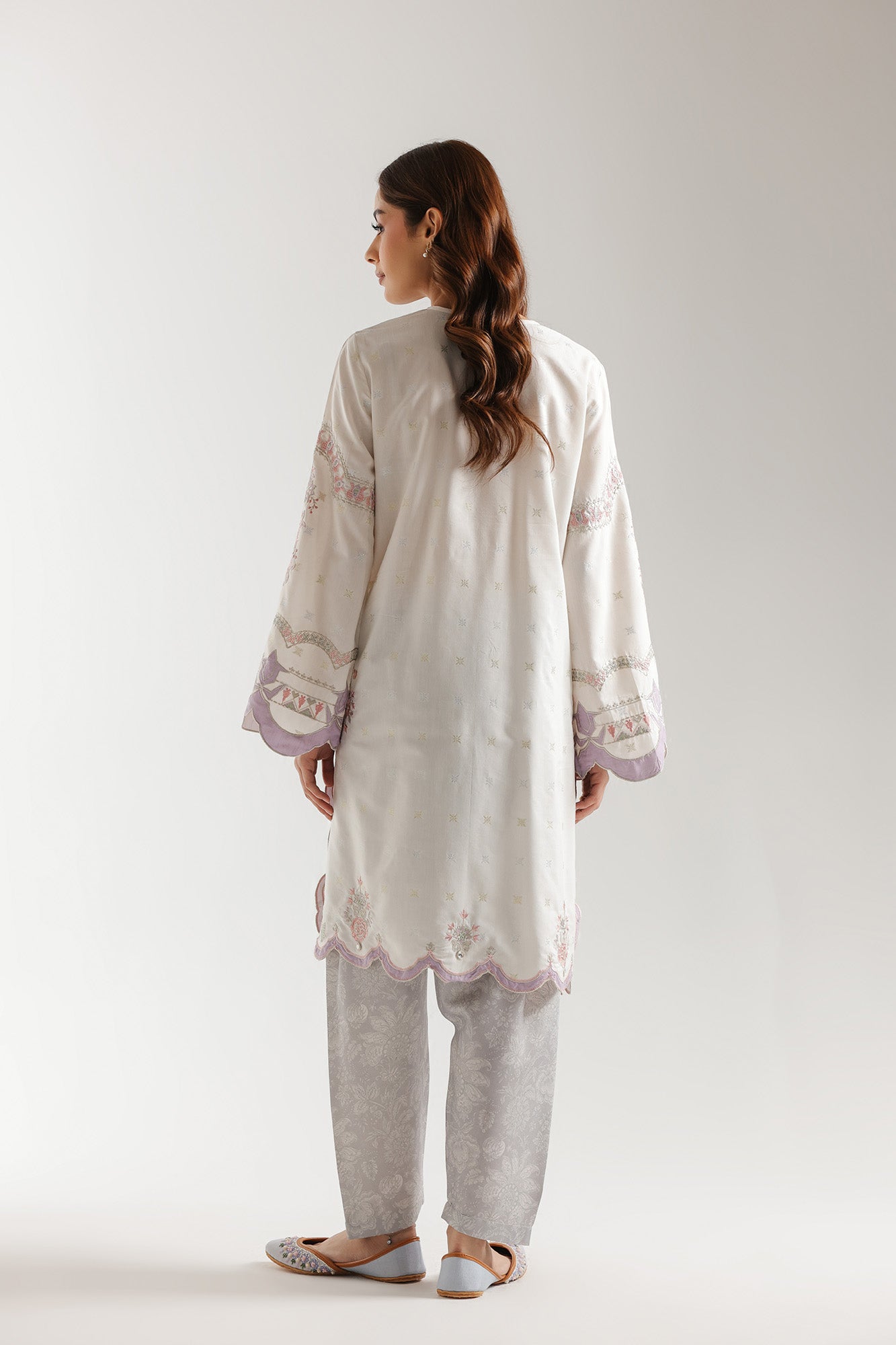 EMBROIDERED SUIT (E4007/103/914)