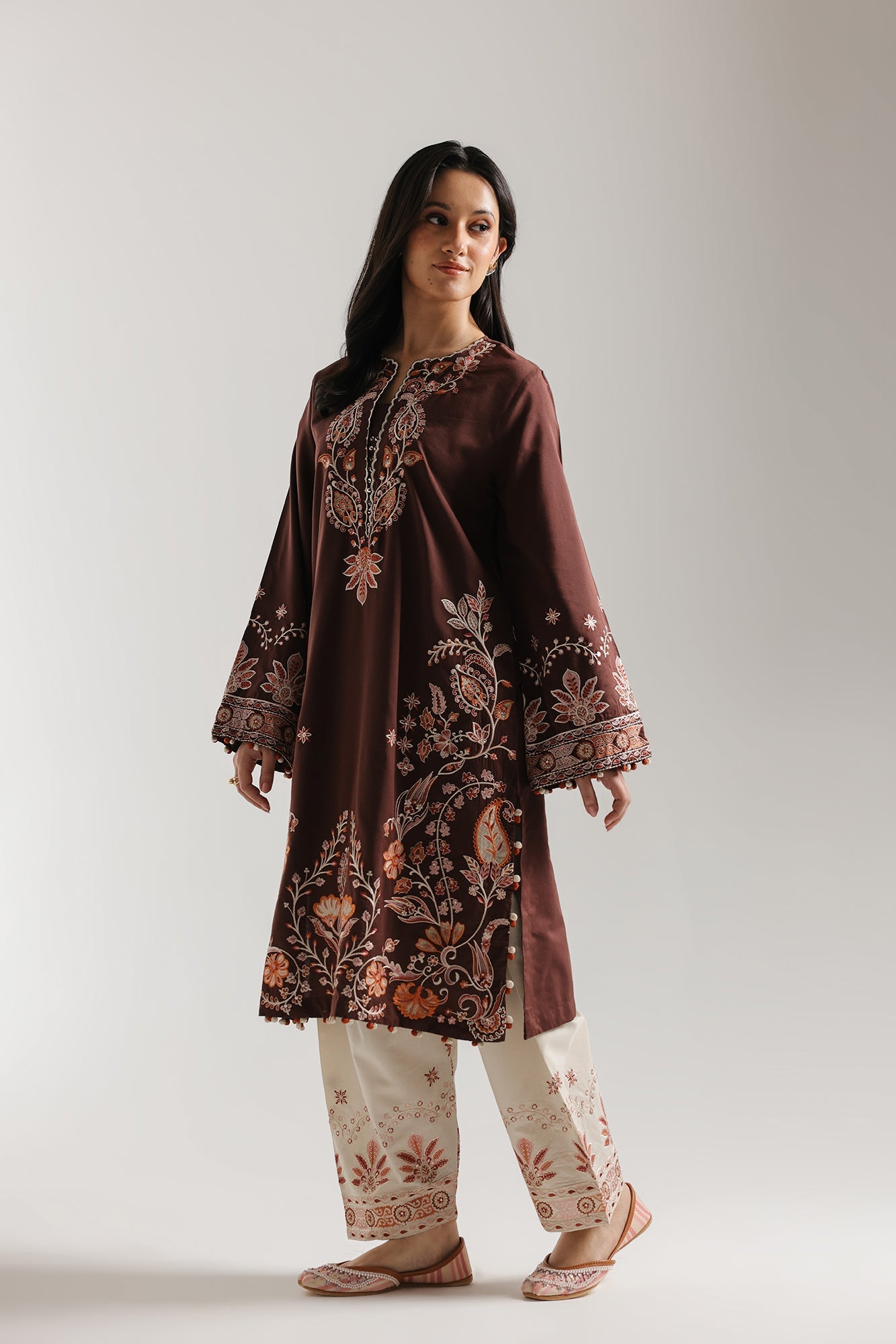 EMBROIDERED SUIT (E4018/103/203)