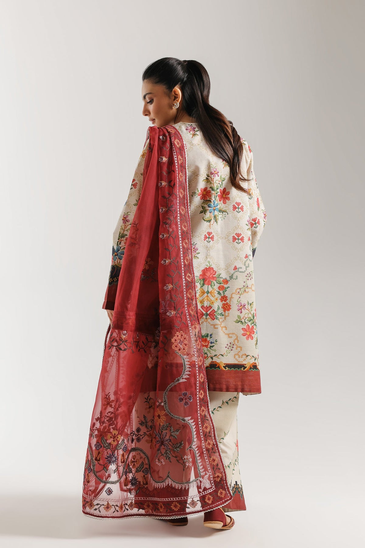 EMBROIDERED SUIT (E4021/103/006)