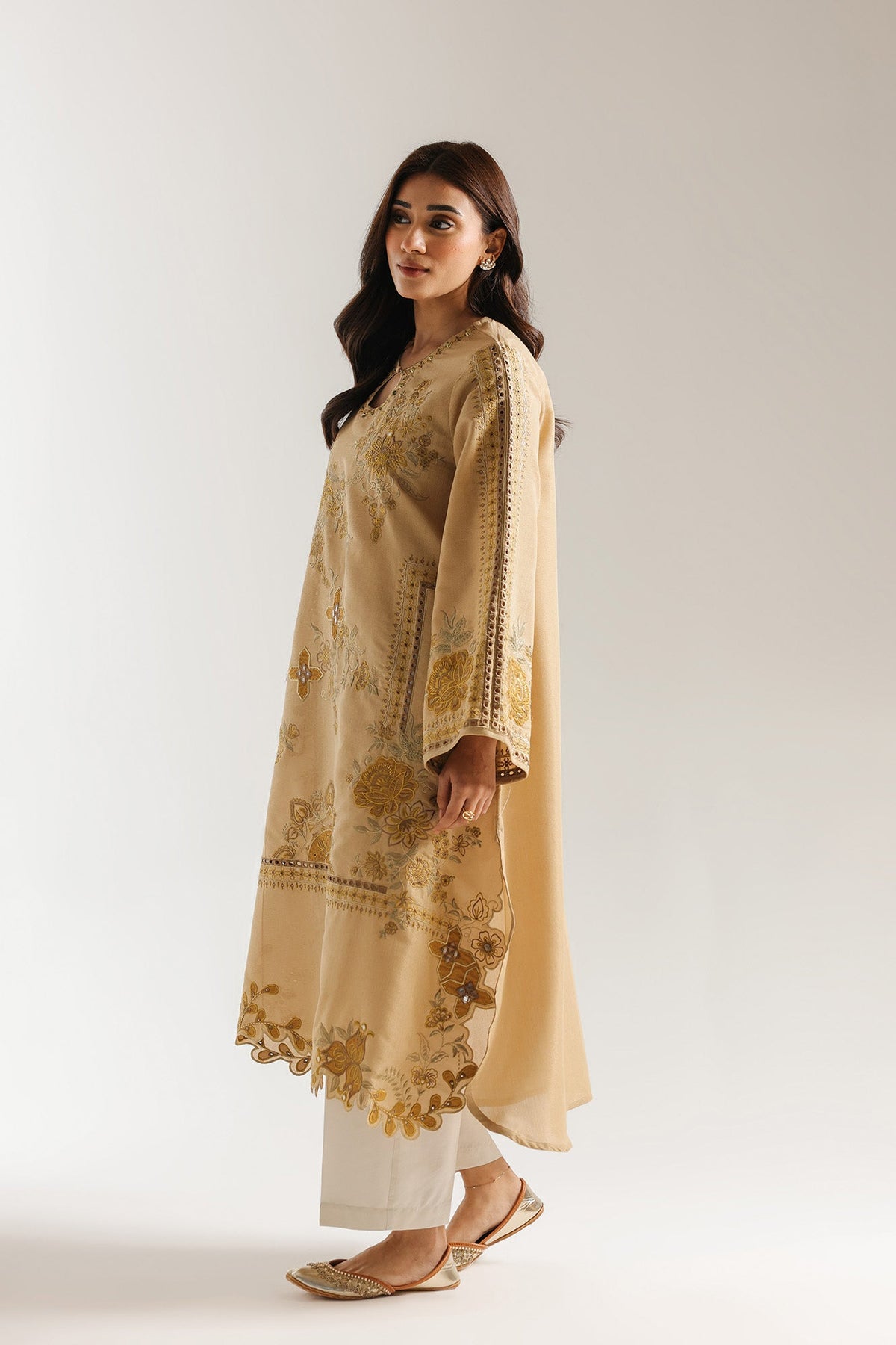 EMBROIDERED SUIT (E4023/103/114)