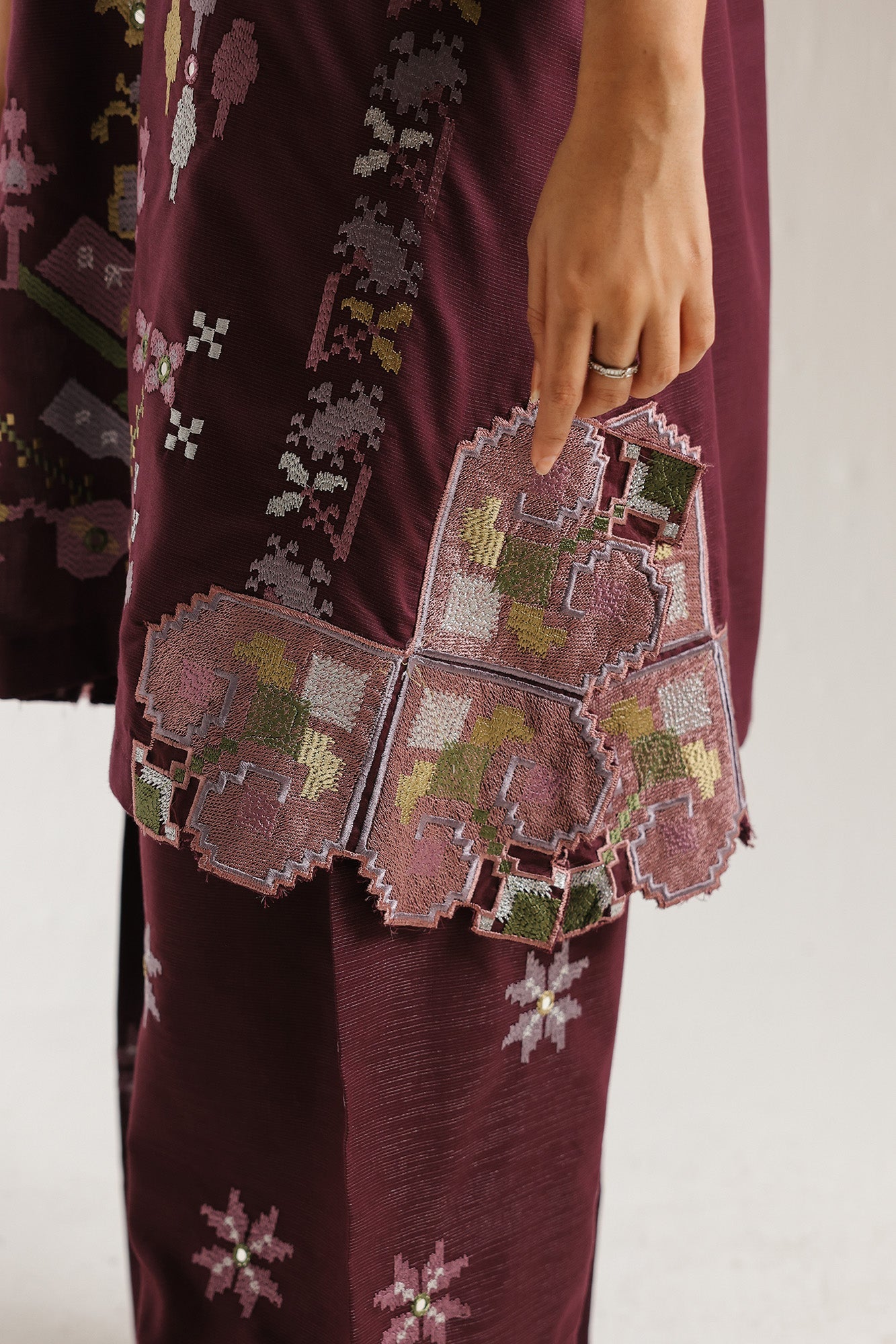 EMBROIDERED SUIT (E4029/103/403)