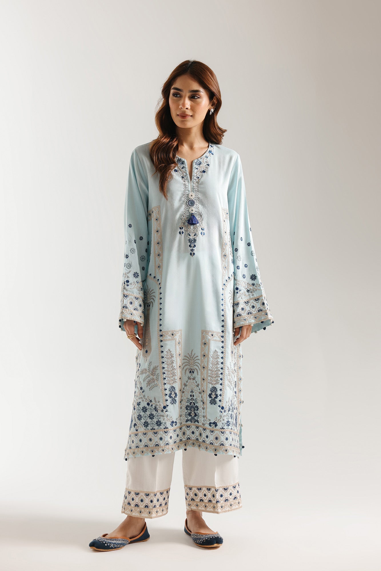EMBROIDERED SUIT (E4051/103/636)