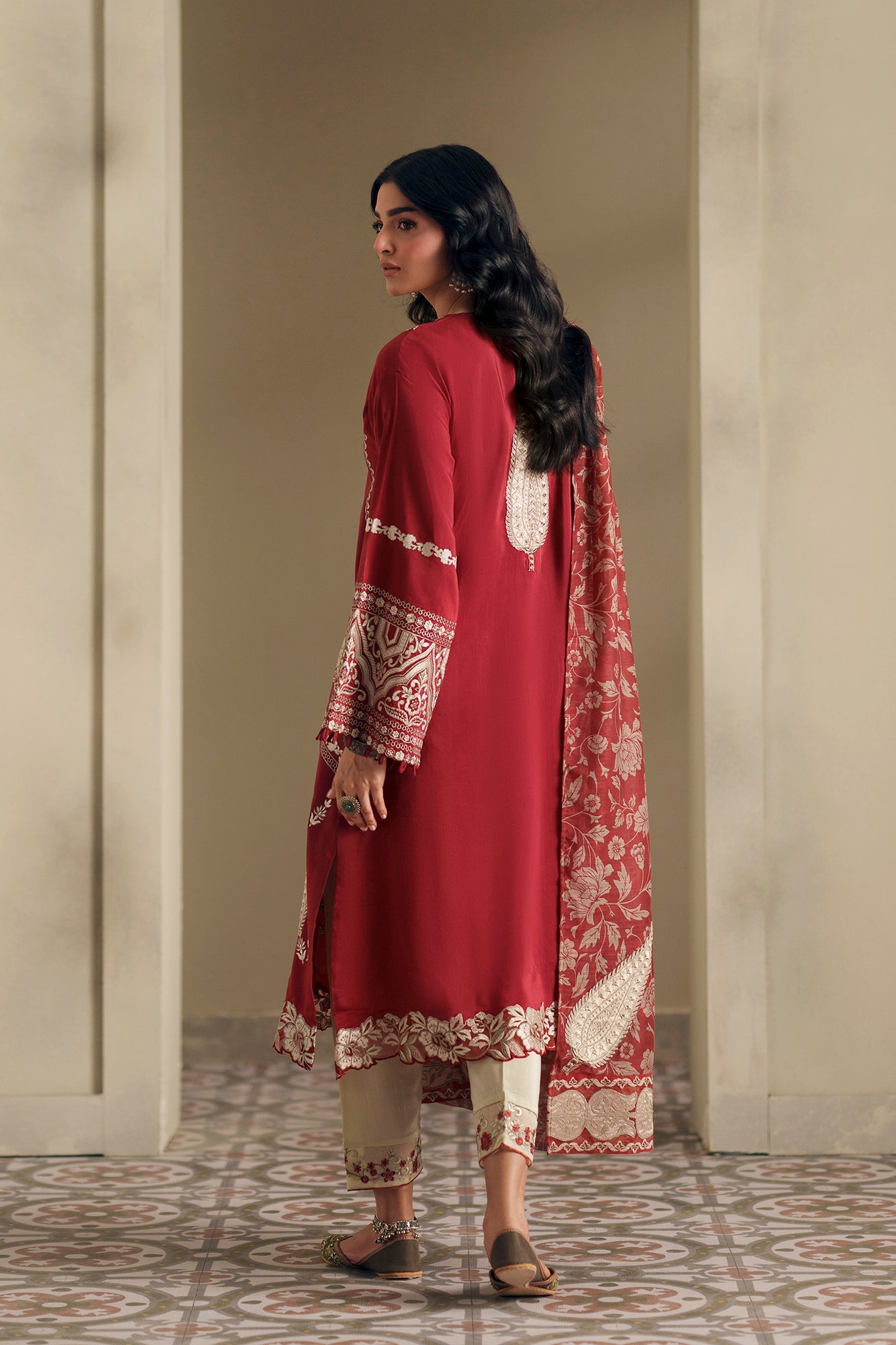 EMBROIDERED SUIT (E4053/103/301)