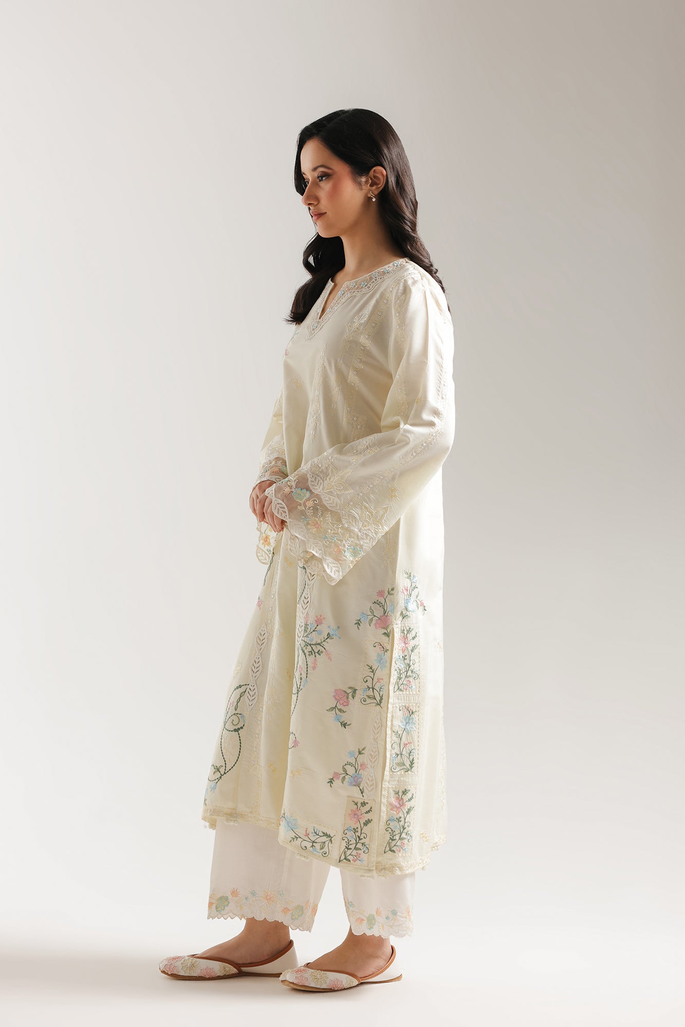 EMBROIDERED SUIT (E4060/103/115)
