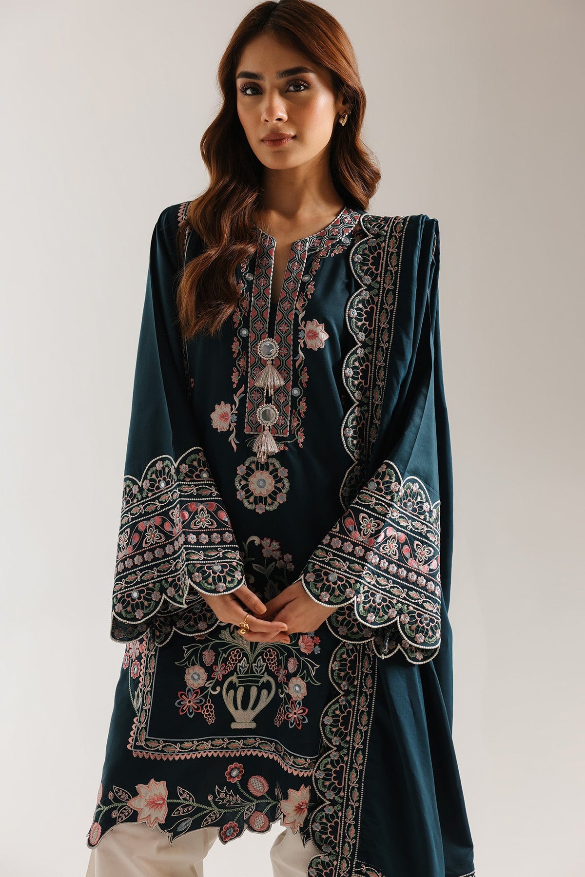 EMBROIDERED SUIT (E4069/103/602)