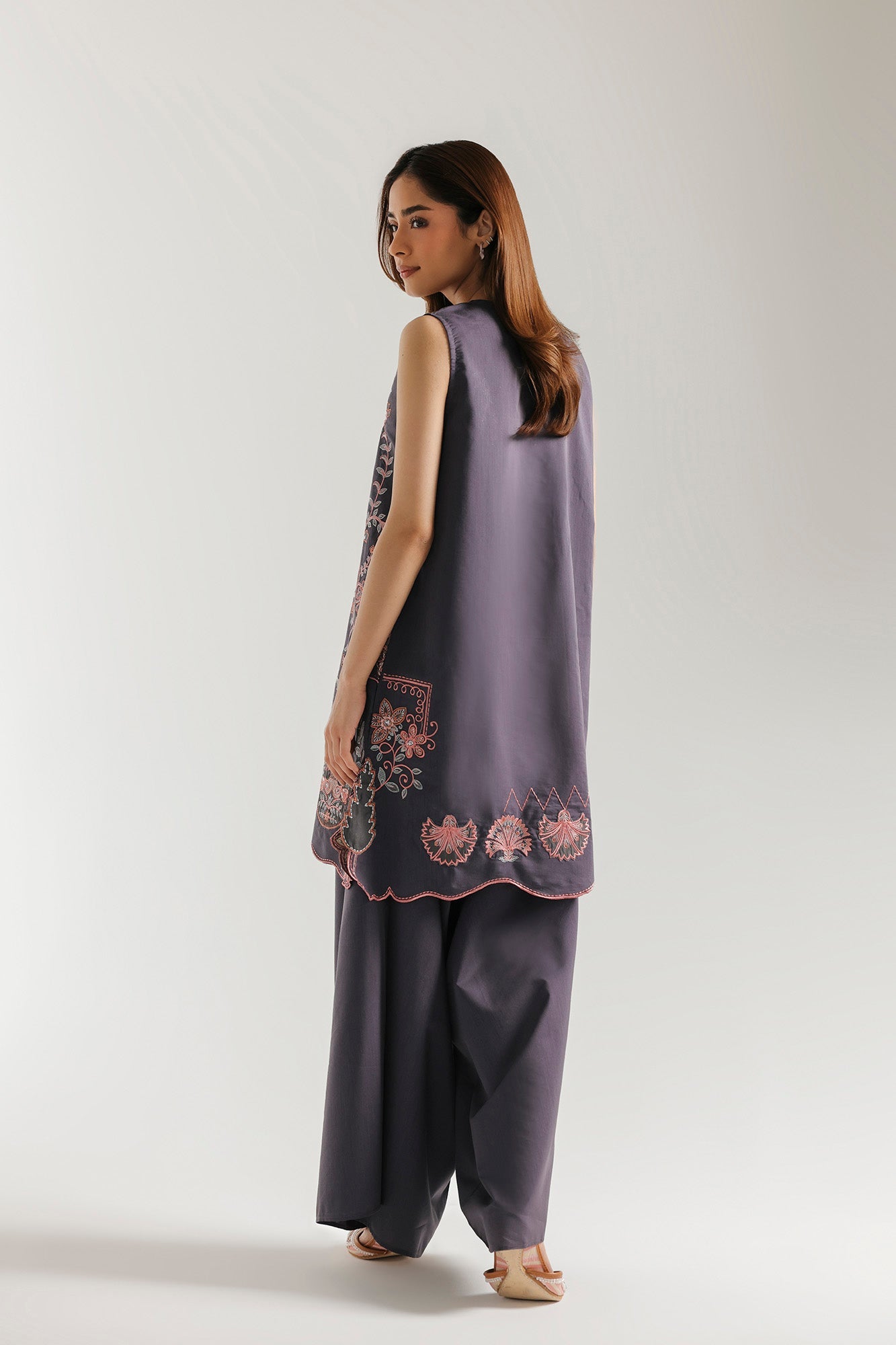 EMBROIDERED SUIT (E4082/103/621)