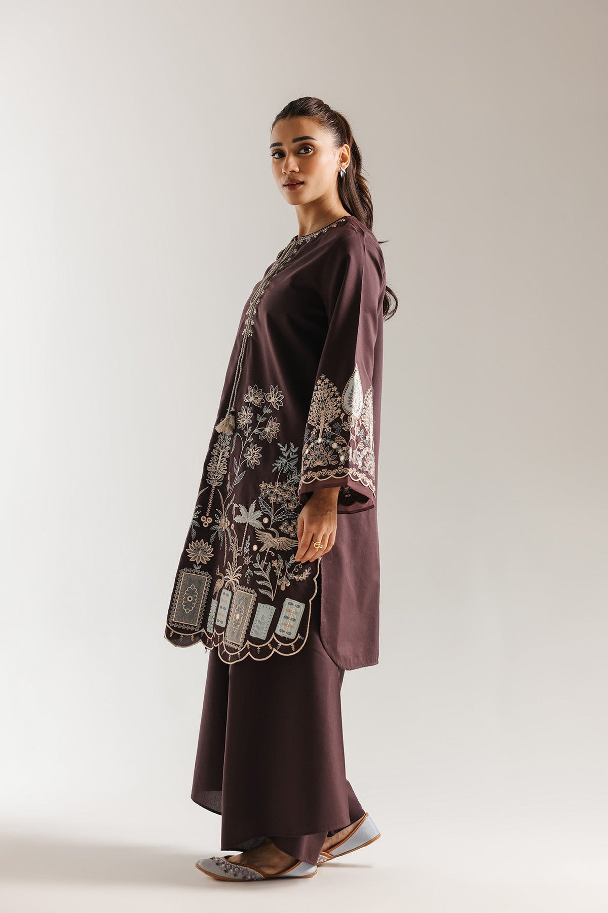EMBROIDERED SUIT (E4084/103/904)