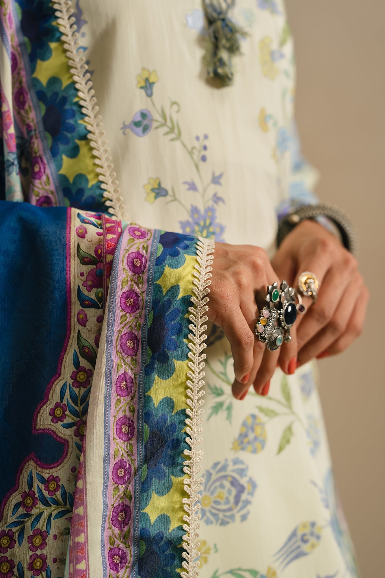 EMBROIDERED SUIT (E4086/103/002)