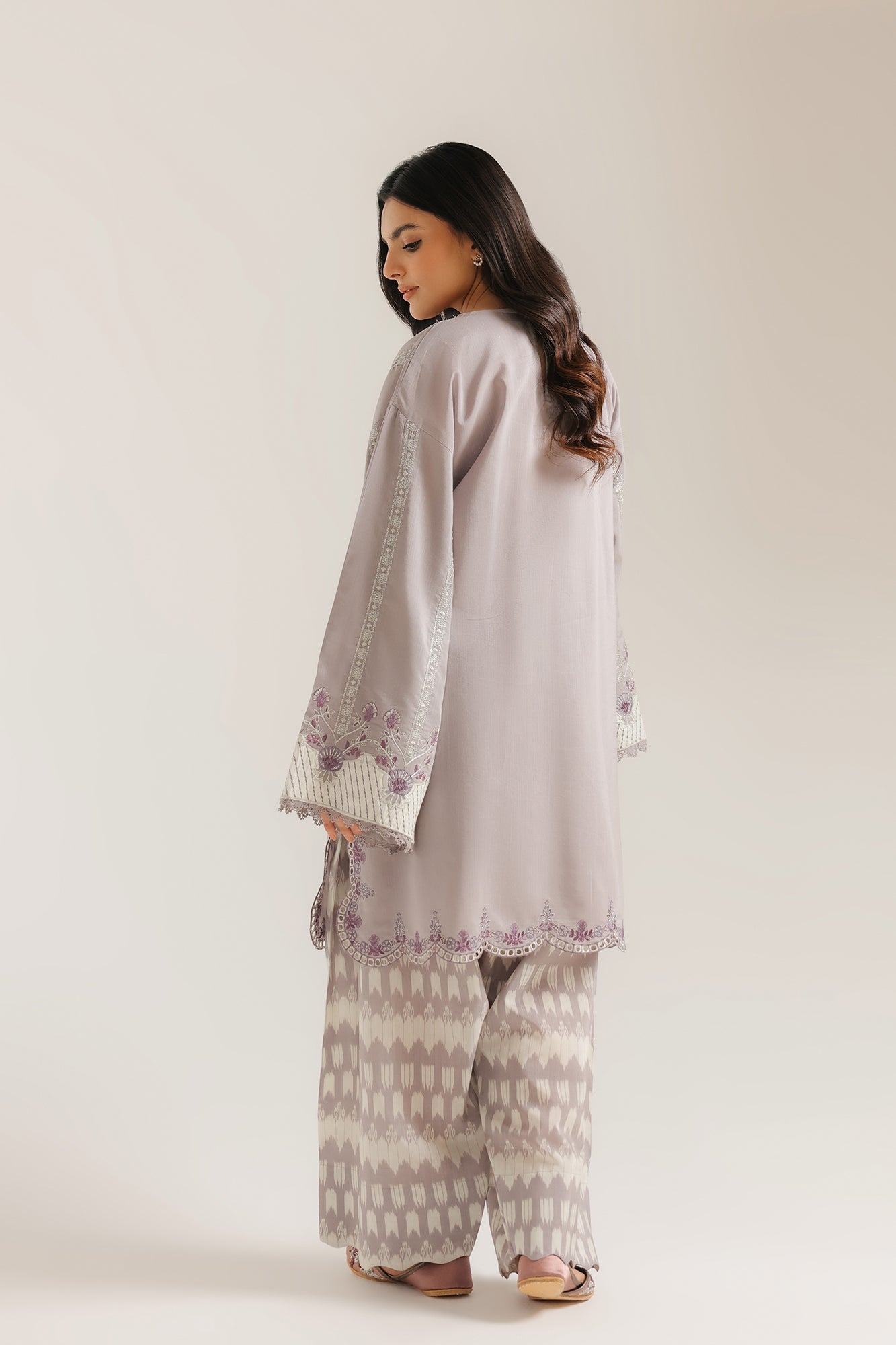 EMBROIDERED SUIT (E4090/103/514)