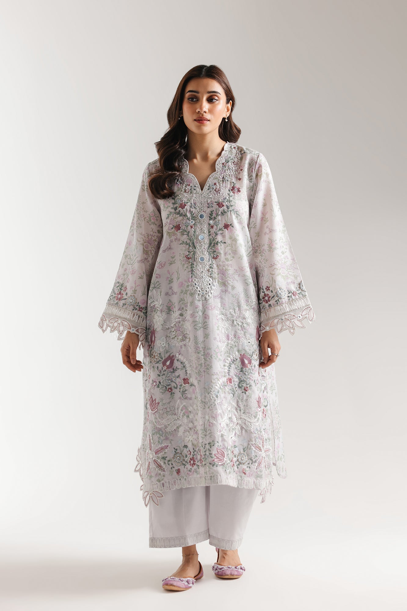 EMBROIDERED SUIT (E4098/103/531)
