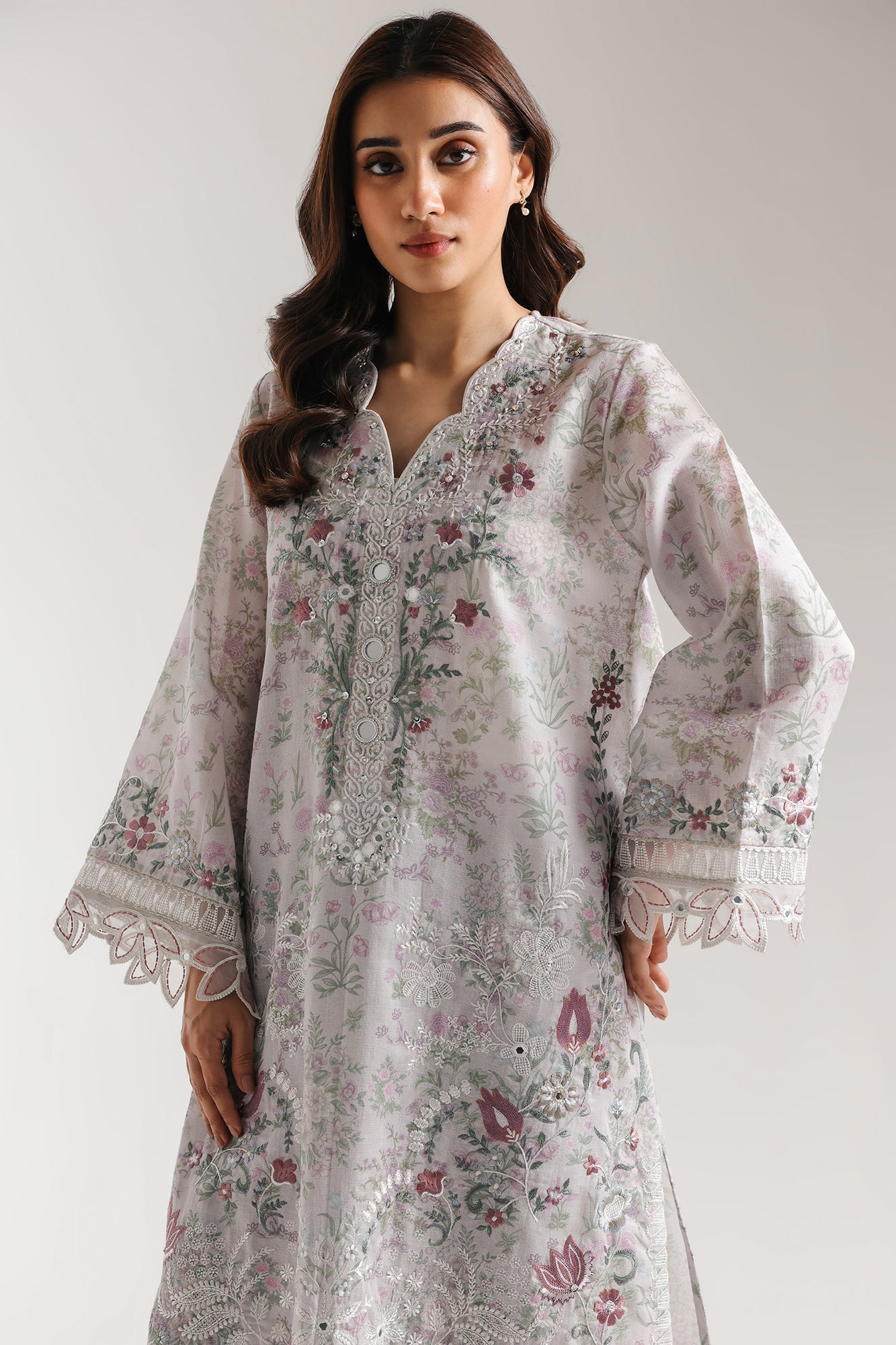 EMBROIDERED SUIT (E4098/103/531)