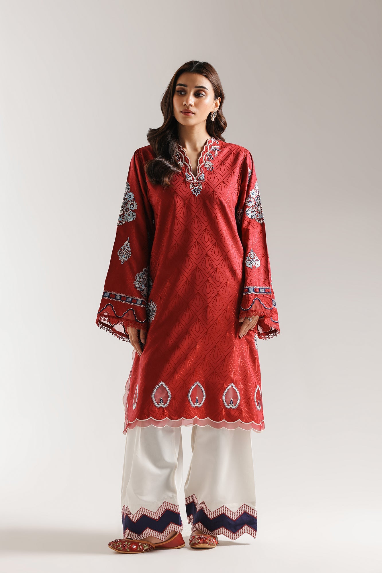 EMBROIDERED SUIT (E4101/103/414)