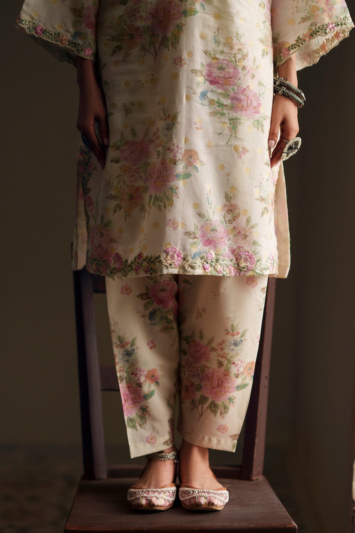 EMBROIDERED SUIT (E4113/103/005)