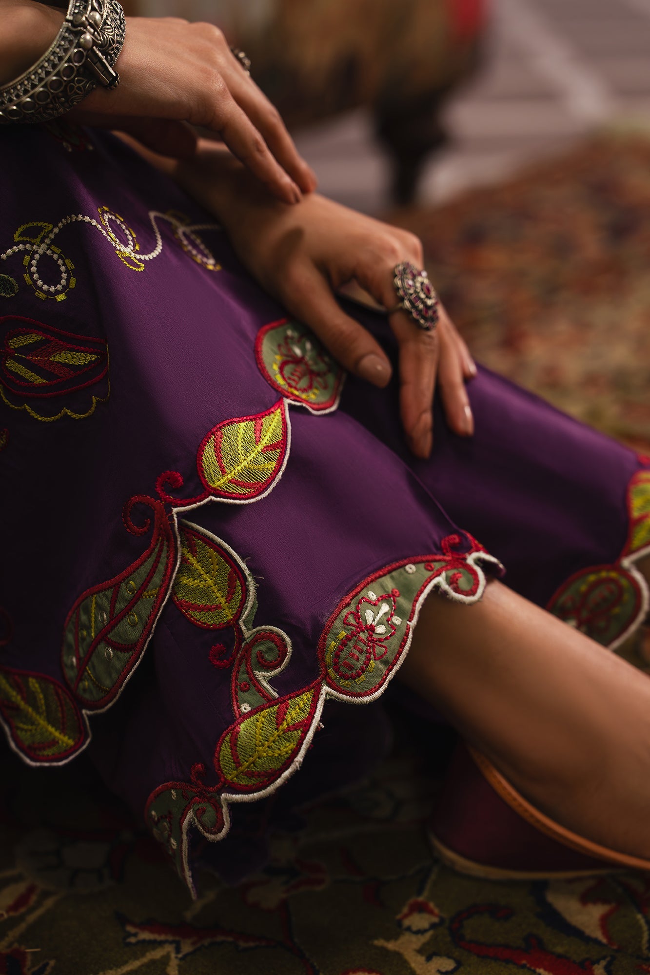 EMBROIDERED SUIT (E4132/103/518)