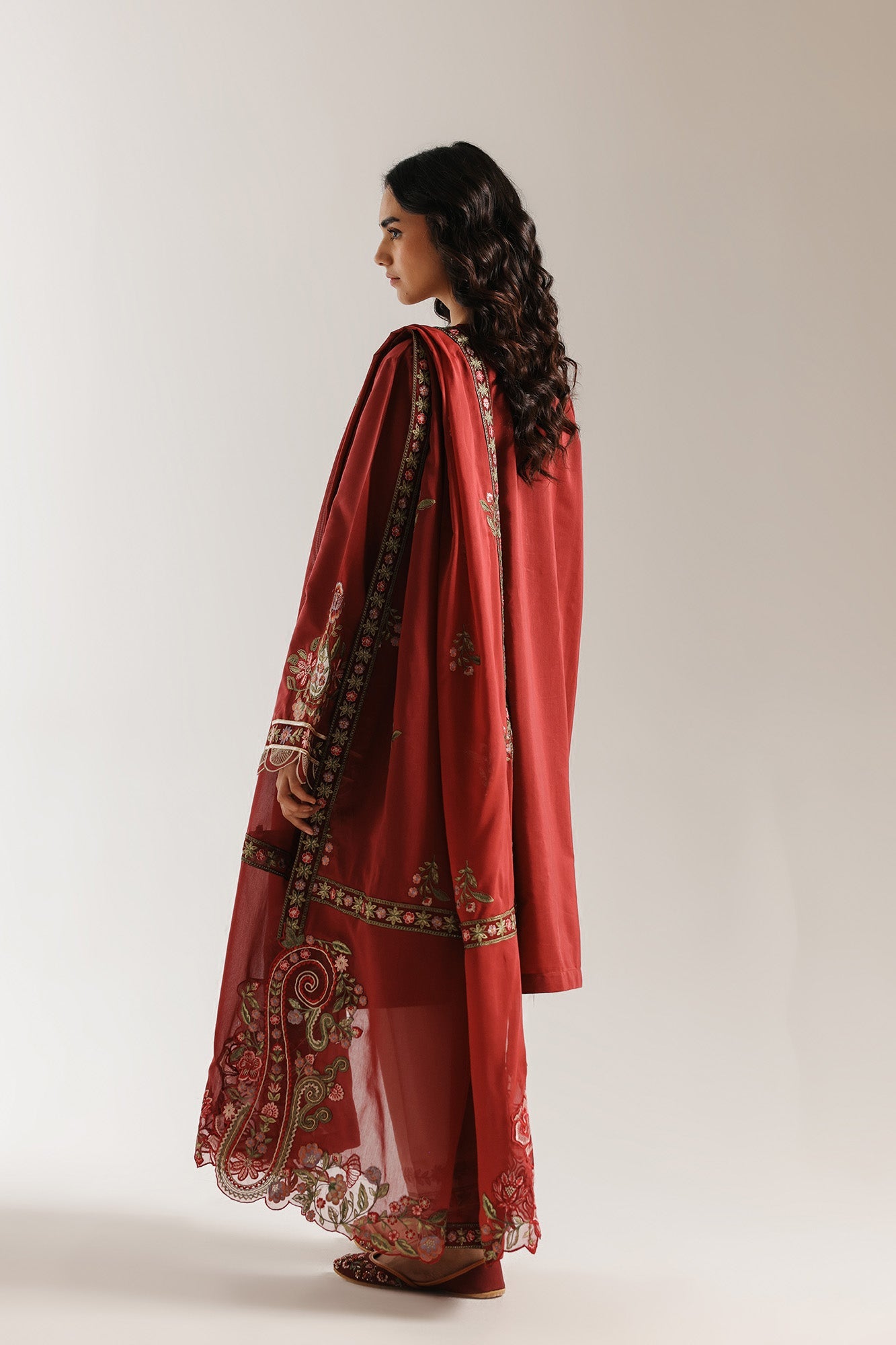 EMBROIDERED SUIT (E4137/103/414)