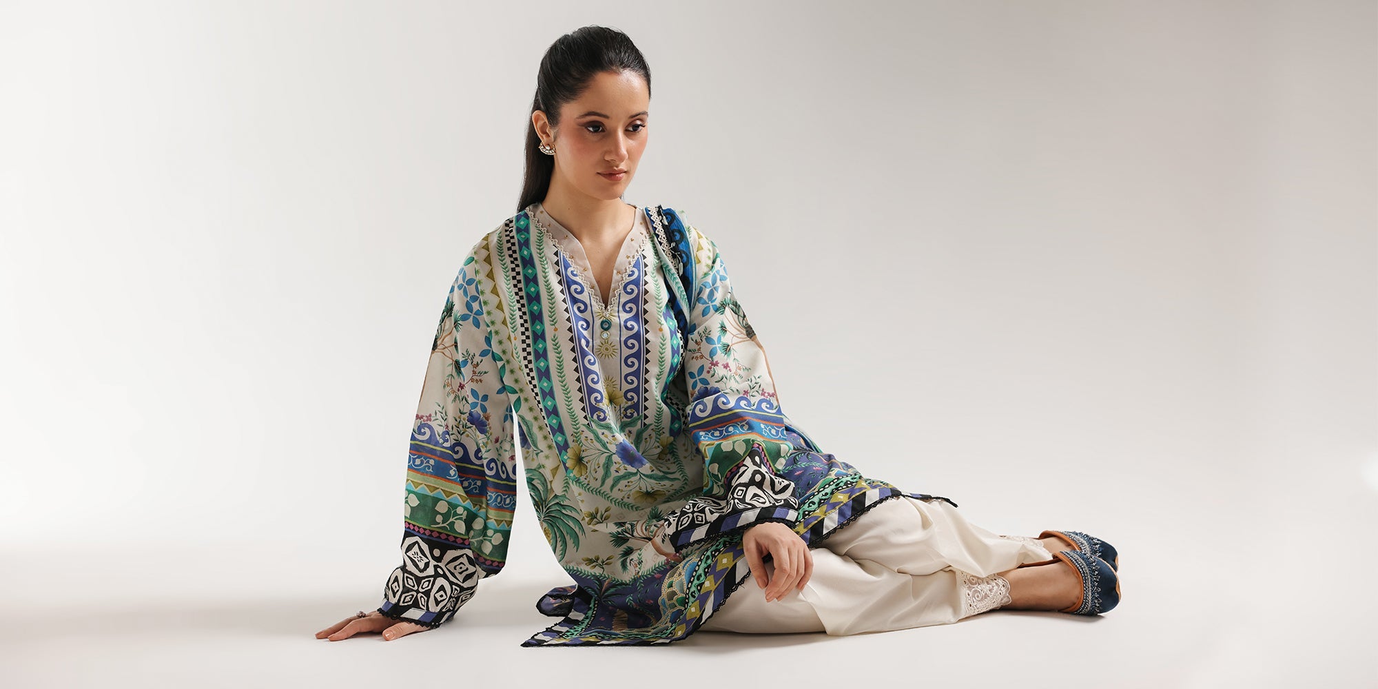 EMBROIDERED SUIT (E4178/103/005)