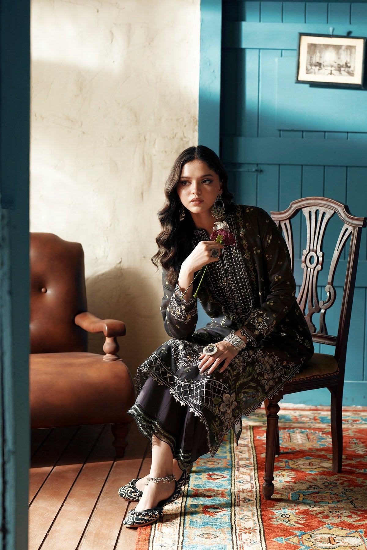 EMBROIDERED SUIT (E4180/103/902)