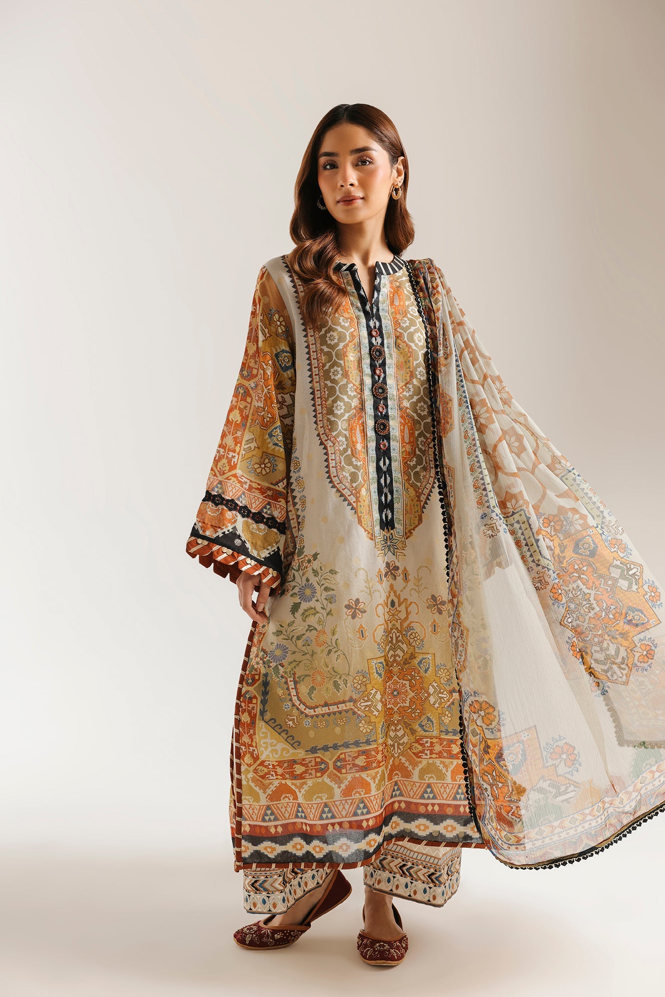 EMBROIDERED SUIT (E4188/103/004)