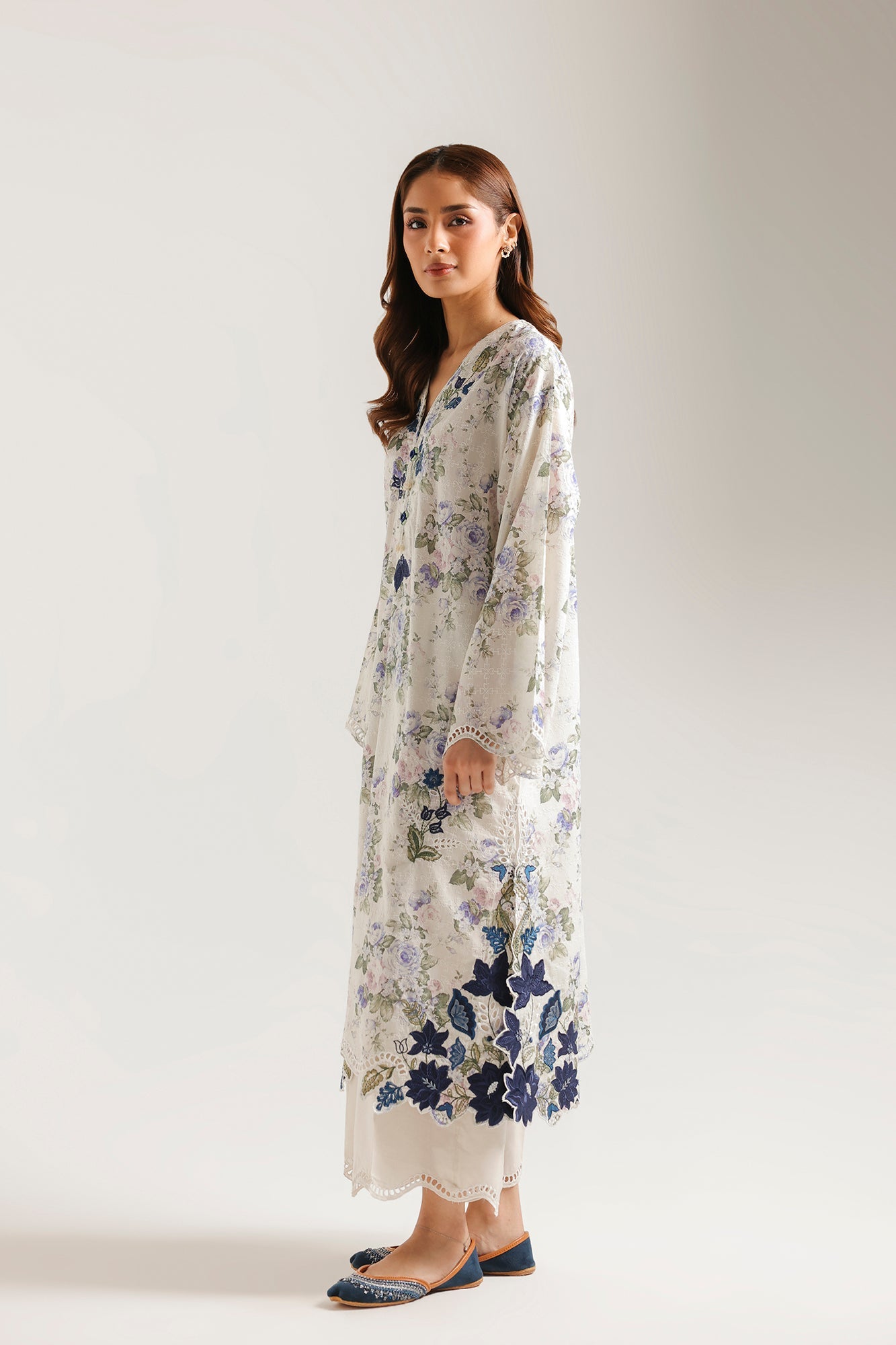 EMBROIDERED SUIT (E4189/103/003)