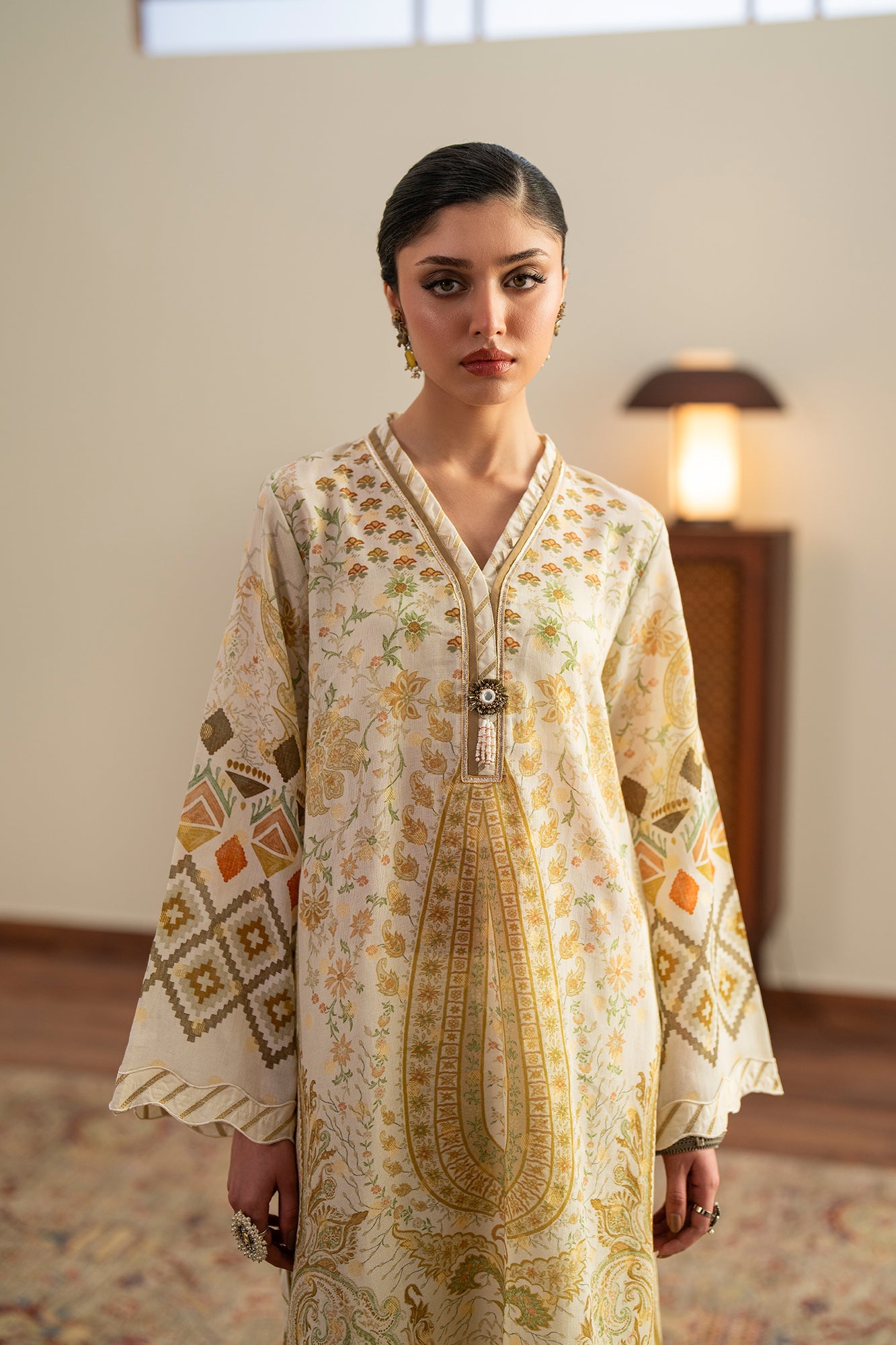 EMBROIDERED SUIT (E4191/103/003)