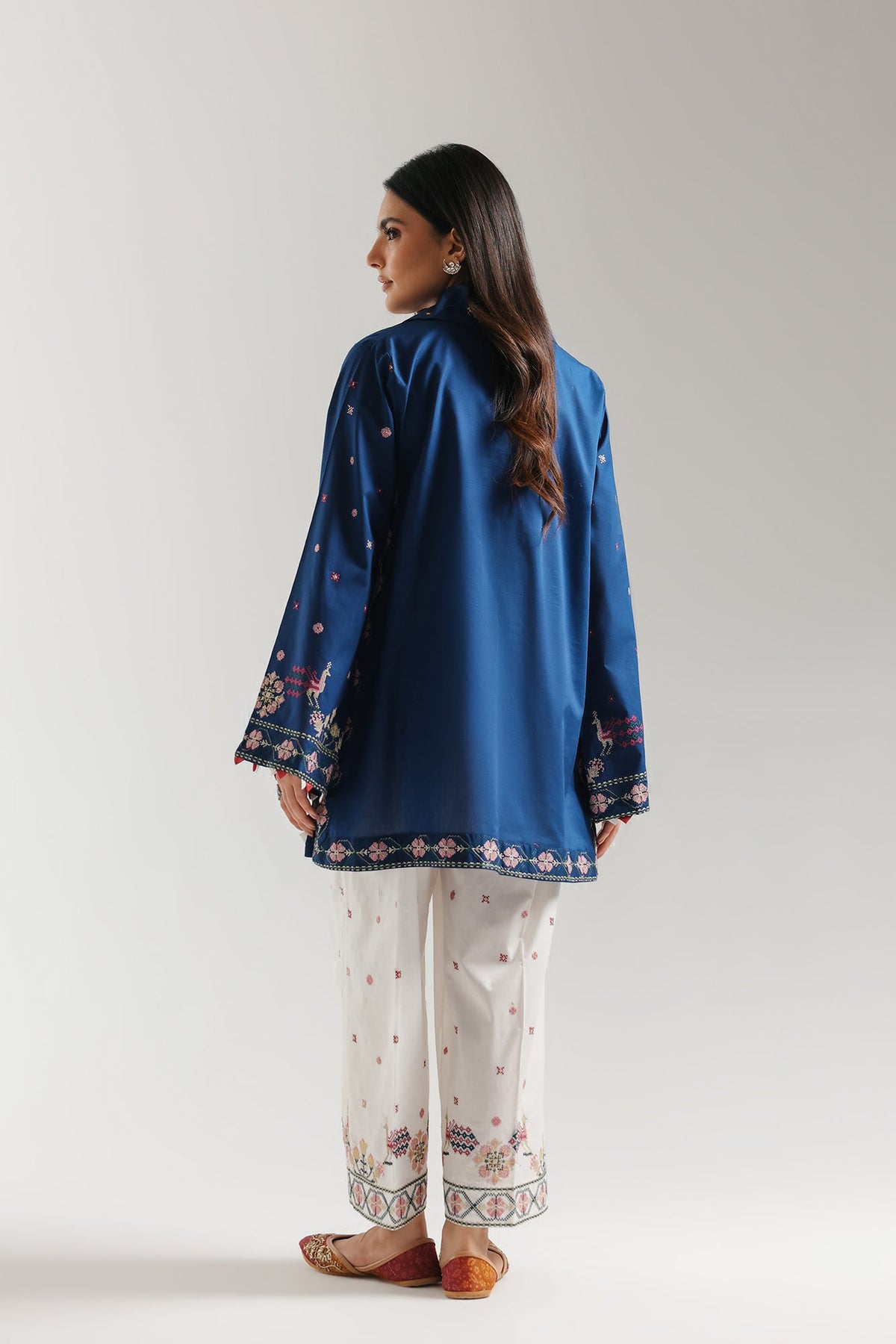 EMBROIDERED SUIT (E4219/103/623)