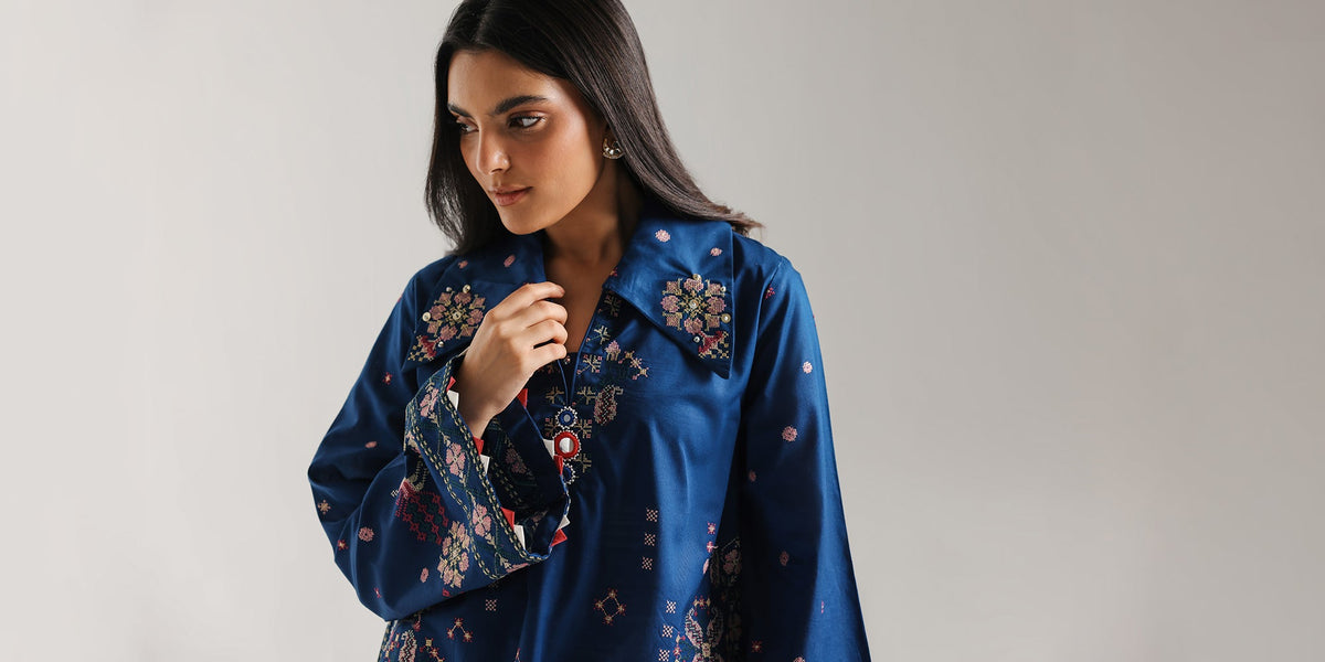EMBROIDERED SUIT (E4219/103/623)