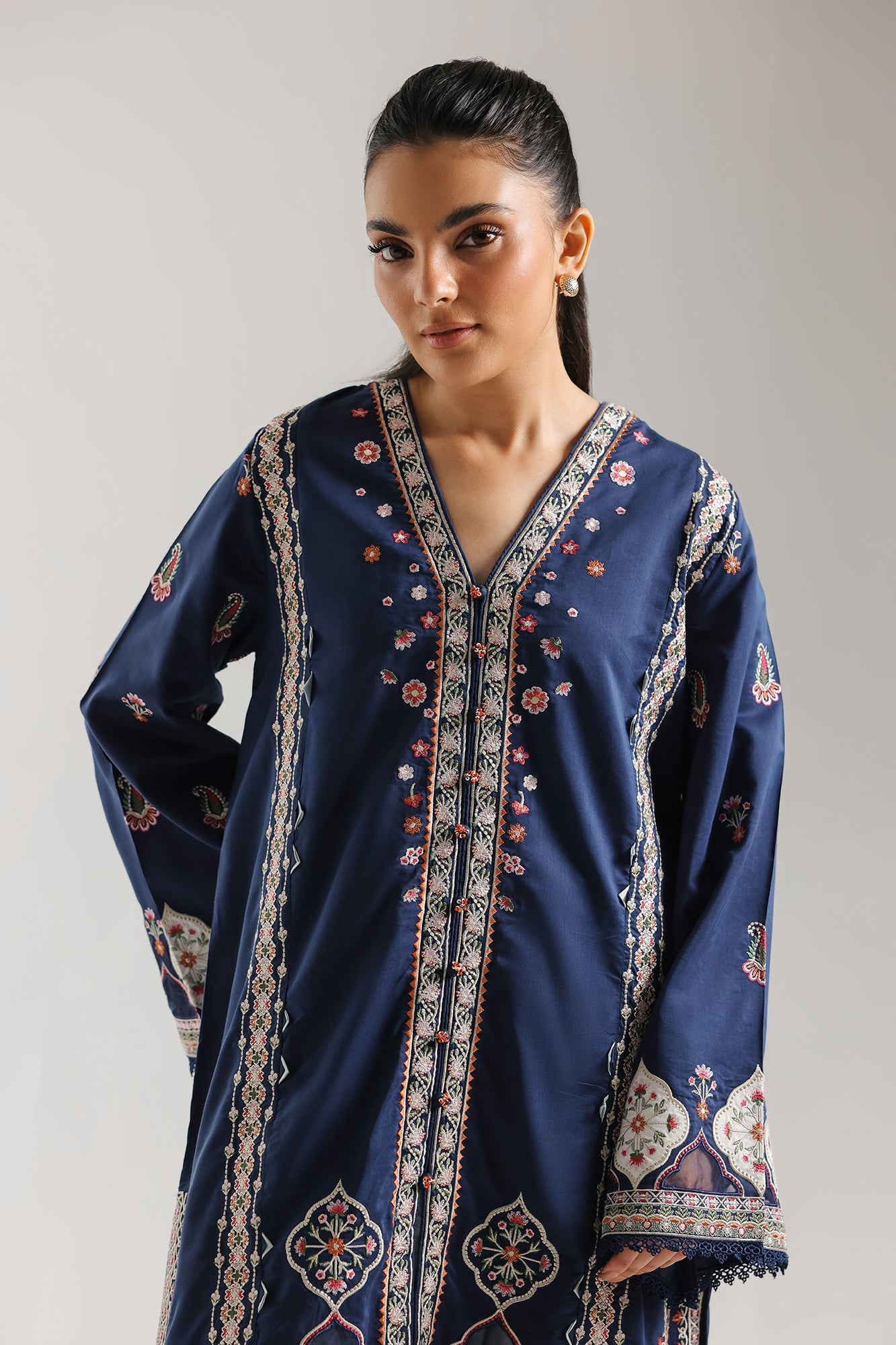 https://cdn.shopify.com/s/files/1/2290/7917/files/E4239-103-603_4.jpg?v=1773307484