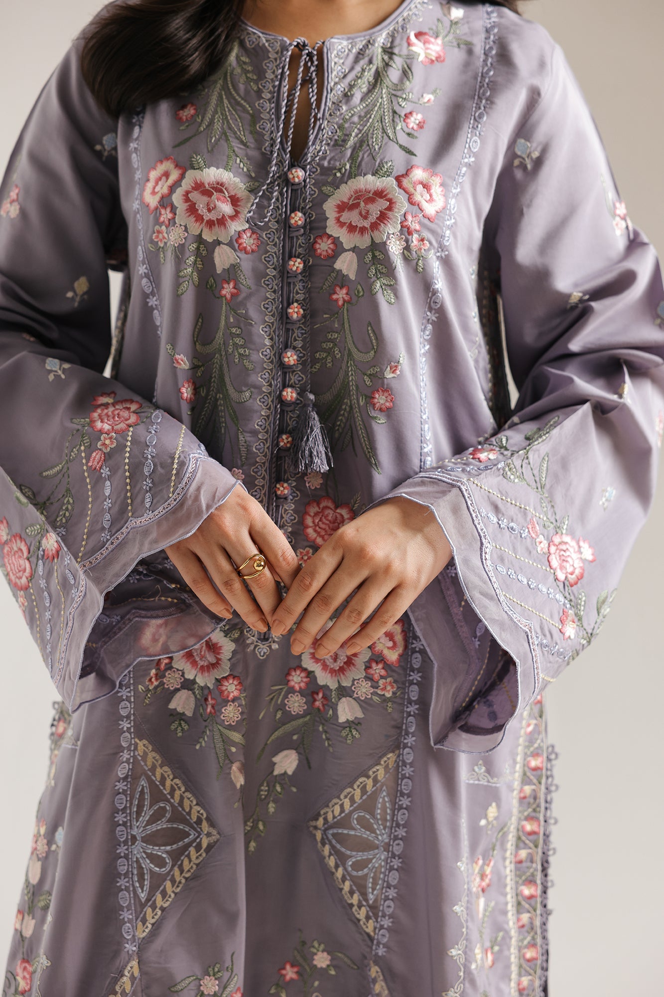 EMBROIDERED SUIT (E4249/103/634)