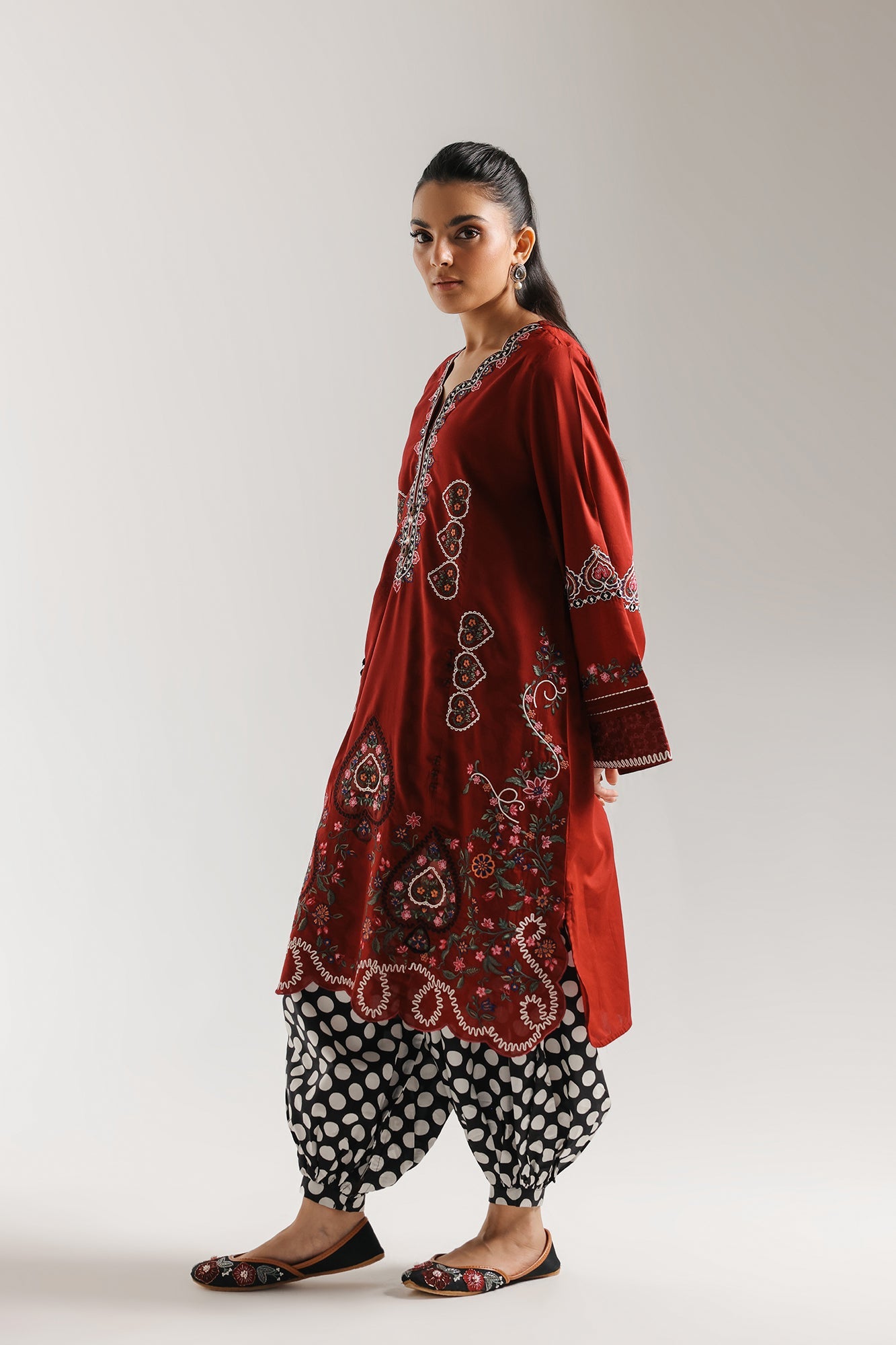 EMBROIDERED SUIT (E4264/103/304)